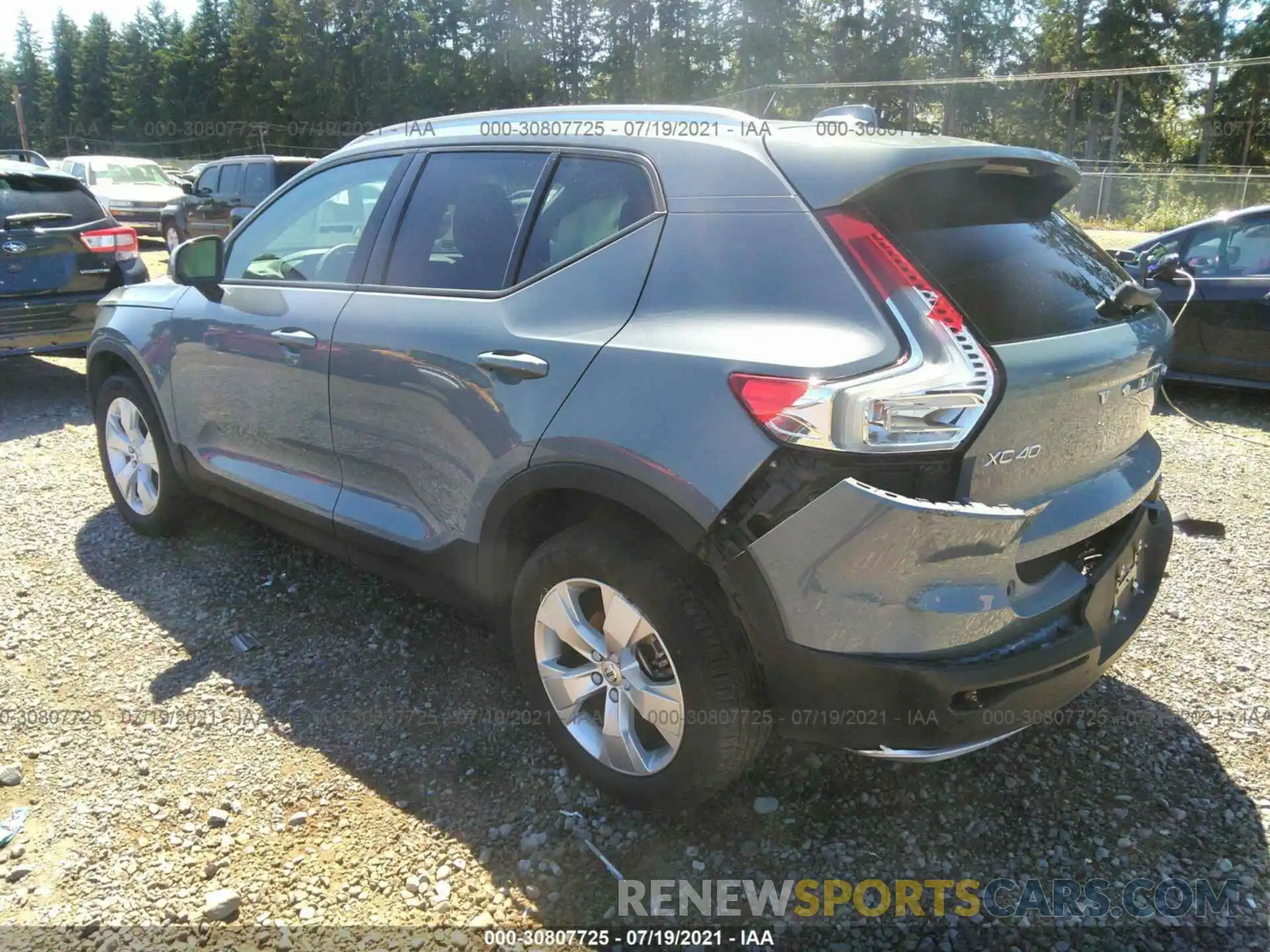 3 Photograph of a damaged car YV4AC2HK3L2228996 VOLVO XC40 2020