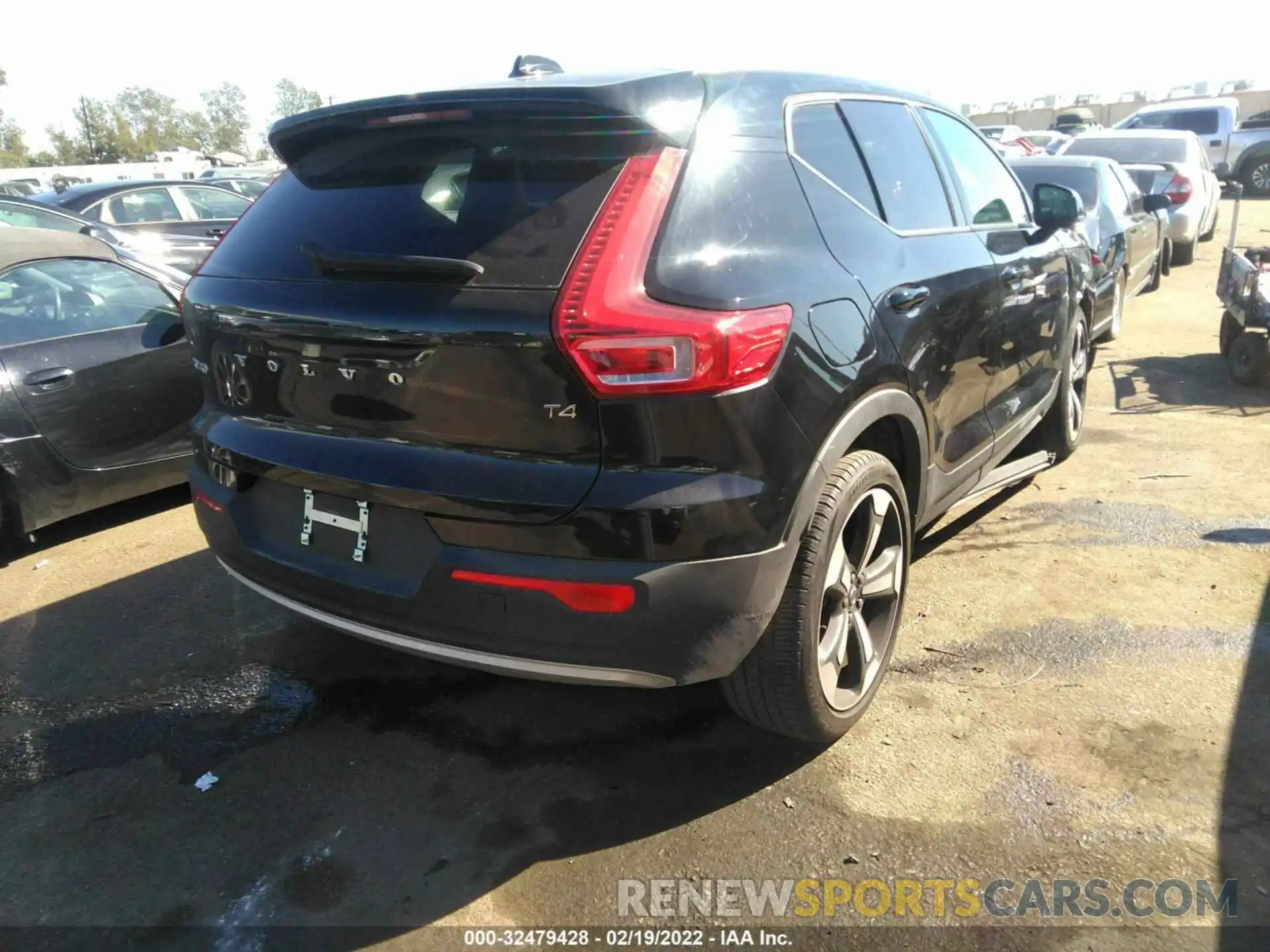 4 Фотография поврежденного автомобиля YV4AC2HK5L2207437 VOLVO XC40 2020