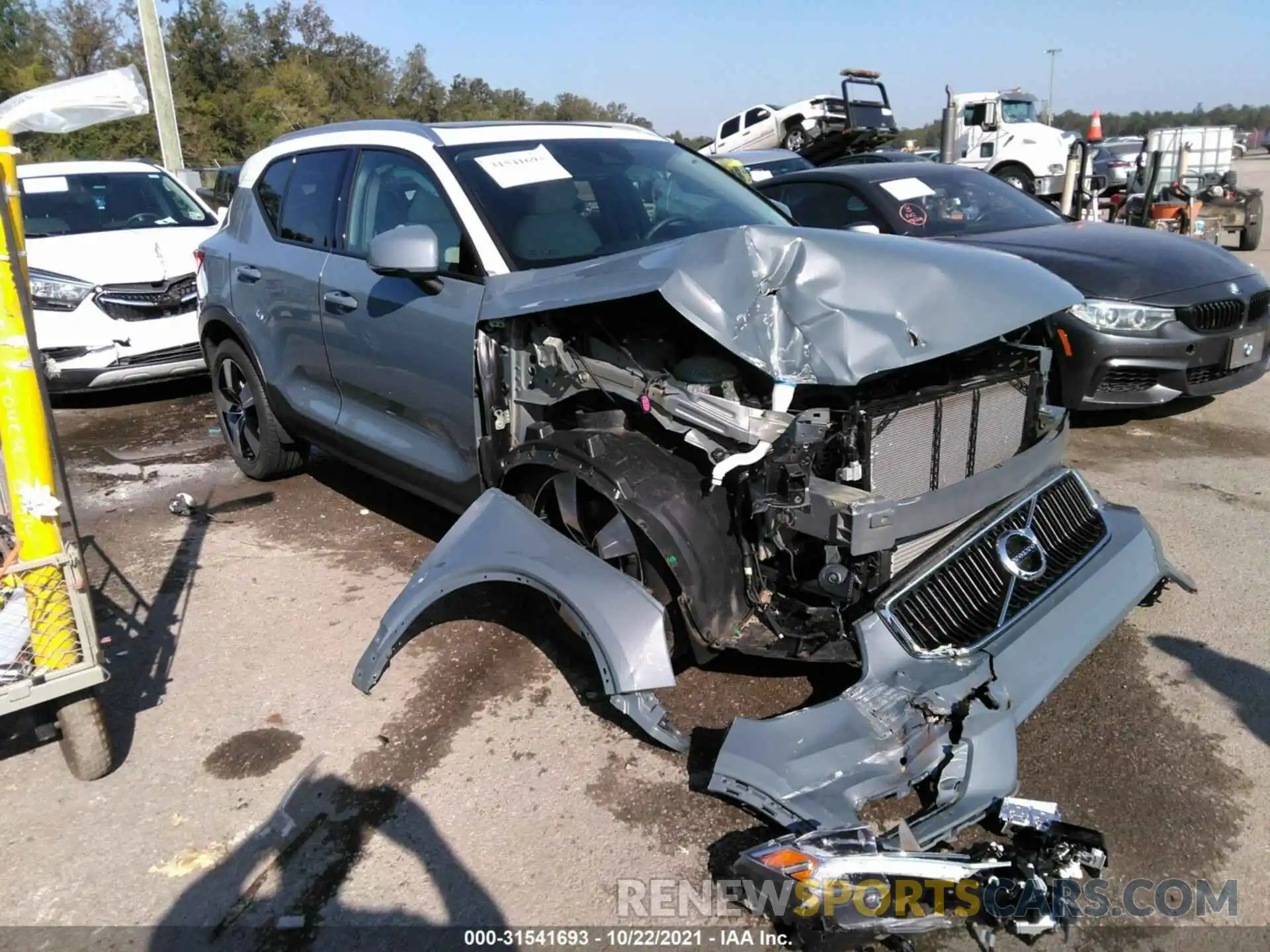 1 Photograph of a damaged car YV4AC2HK5L2305013 VOLVO XC40 2020