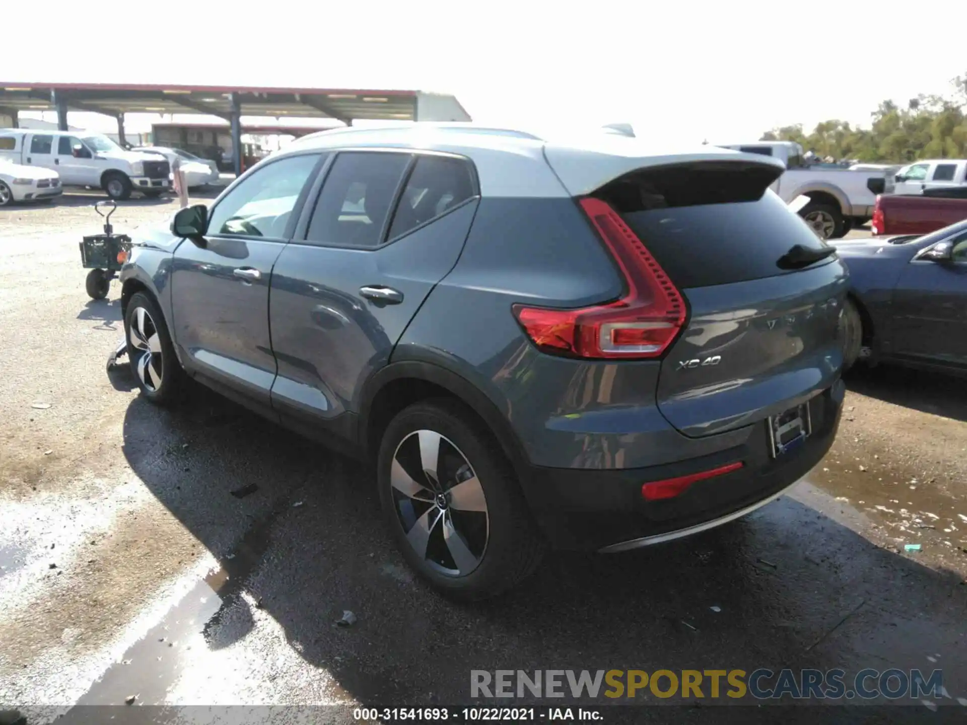 3 Photograph of a damaged car YV4AC2HK5L2305013 VOLVO XC40 2020