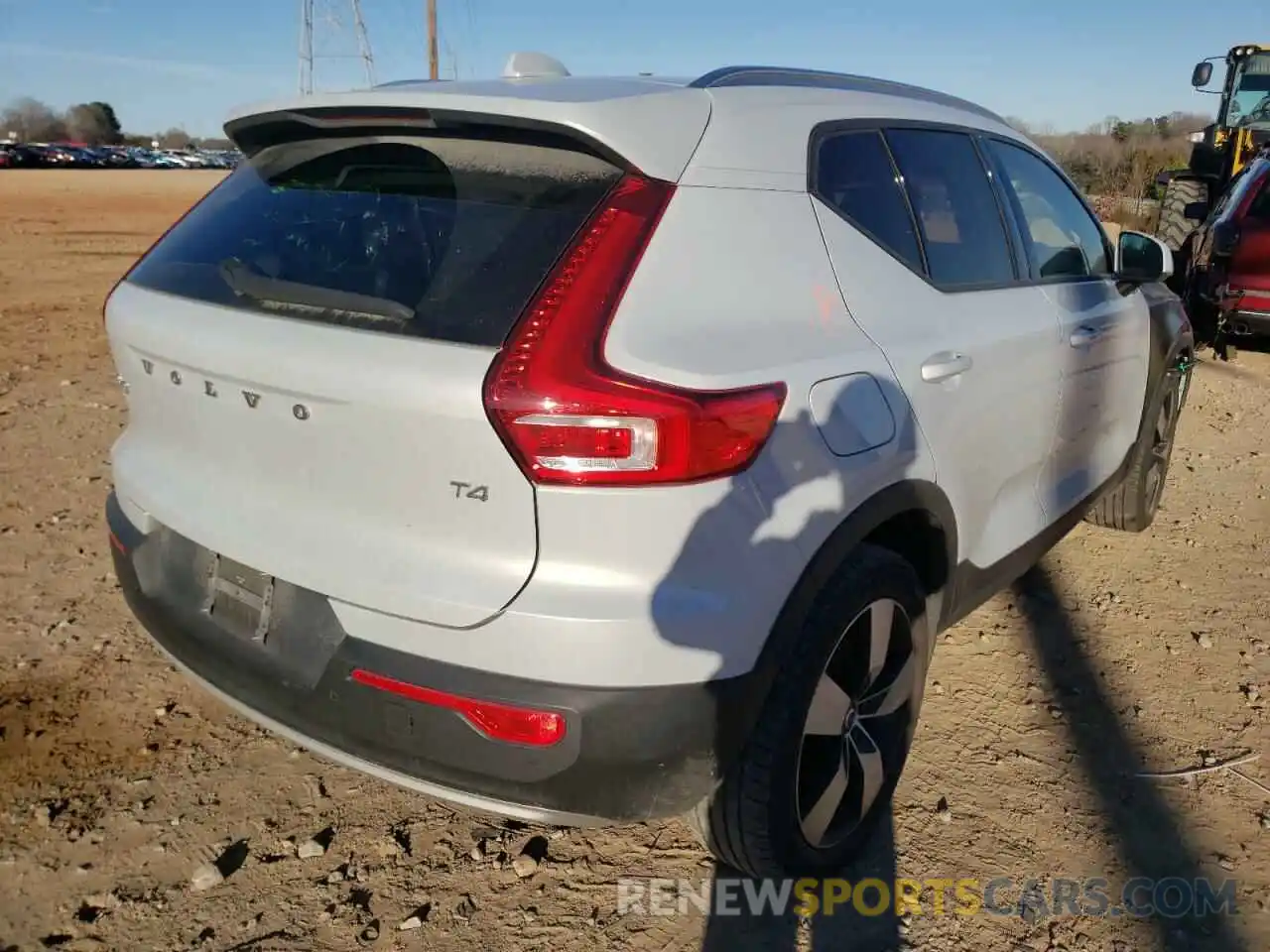 4 Photograph of a damaged car YV4AC2HK7L2261337 VOLVO XC40 2020