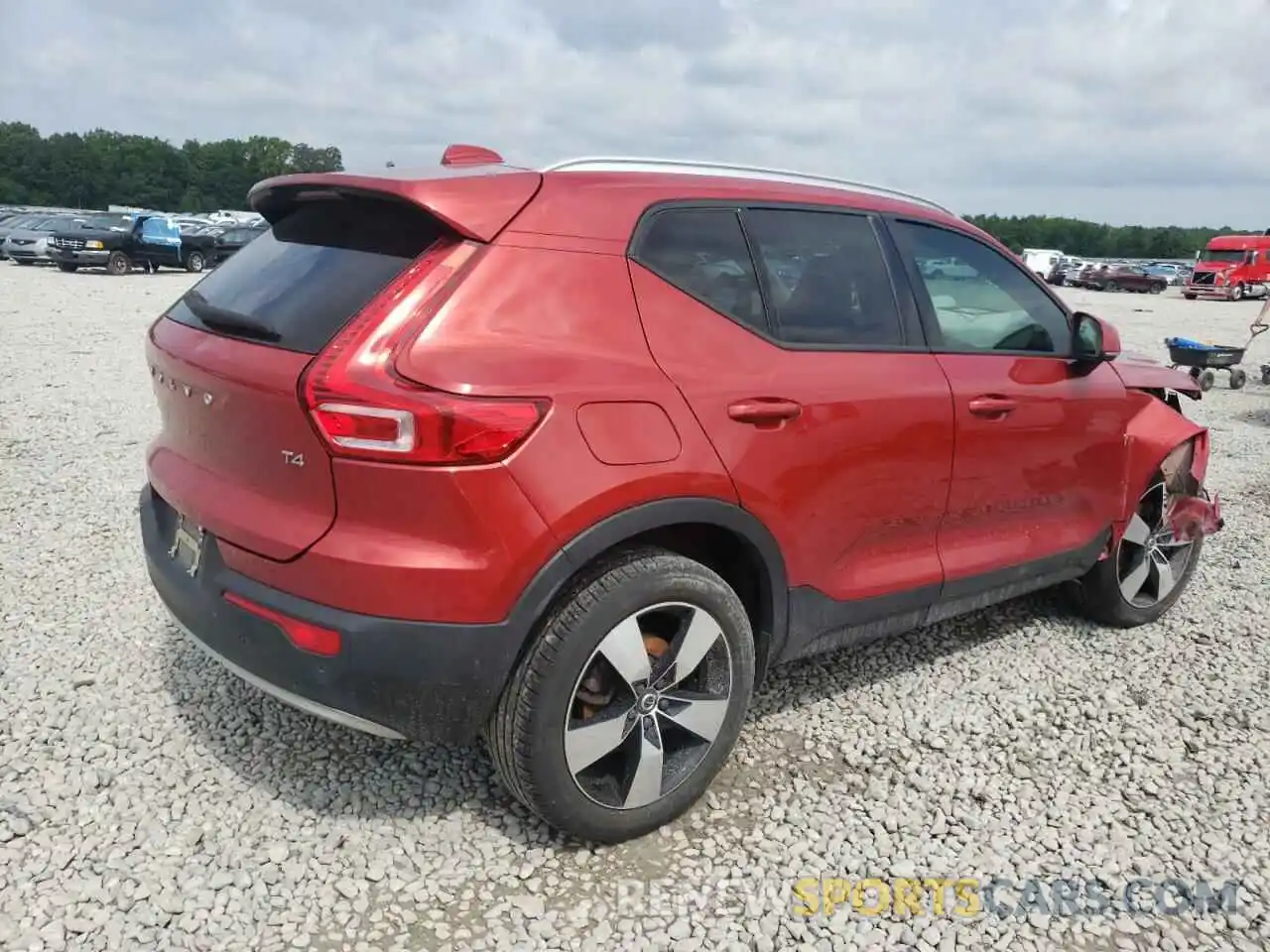 4 Photograph of a damaged car YV4AC2HK9L2282870 VOLVO XC40 2020