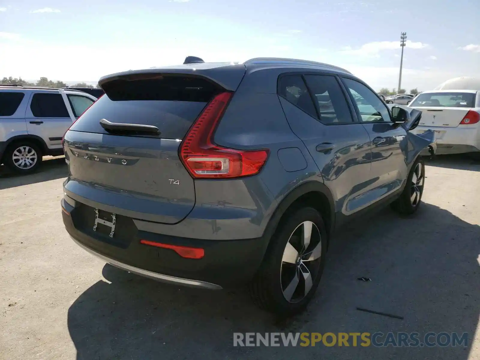 4 Photograph of a damaged car YV4AC2HKXL2335365 VOLVO XC40 2020