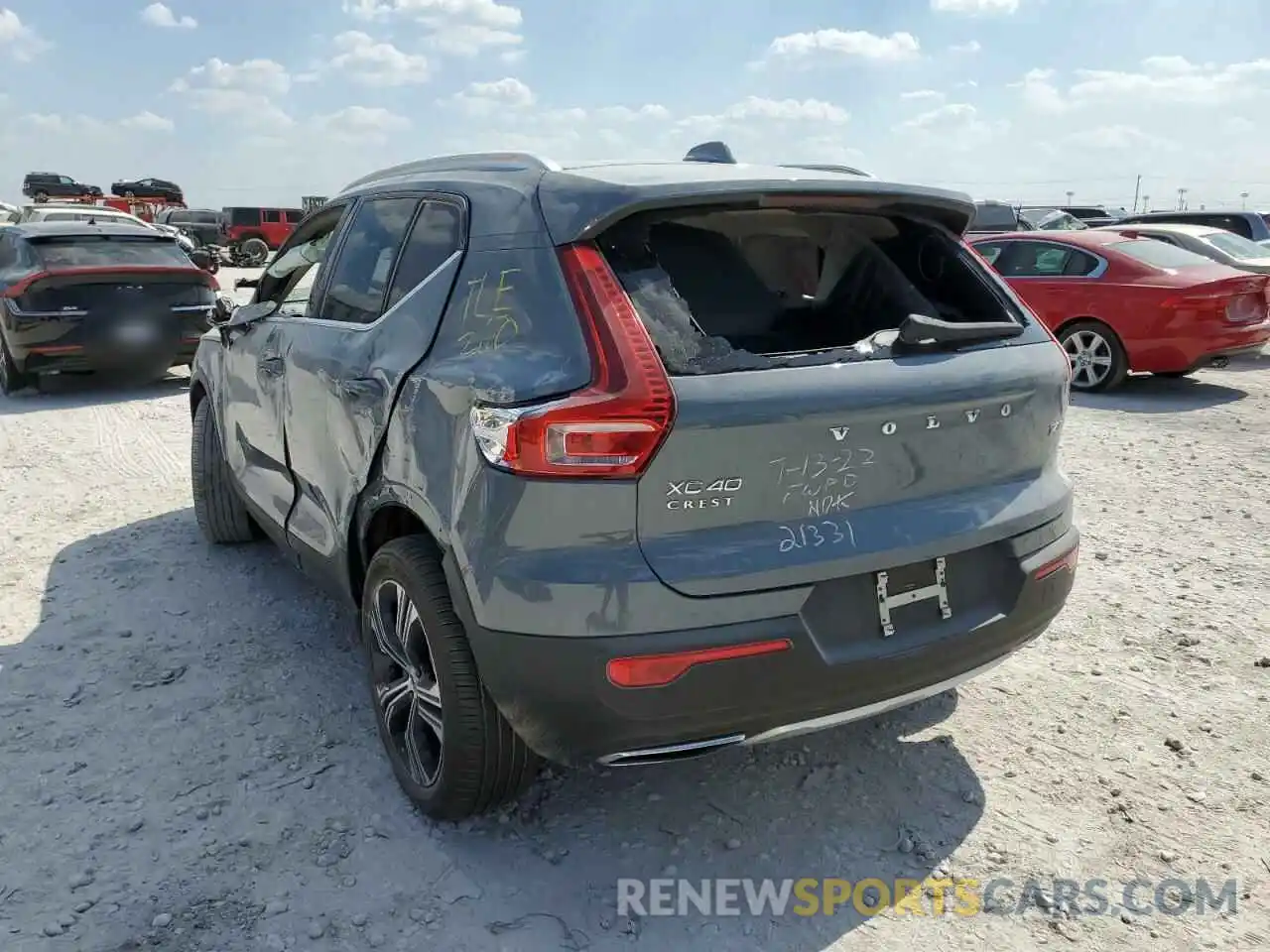 3 Photograph of a damaged car YV4AC2HL0L2283141 VOLVO XC40 2020