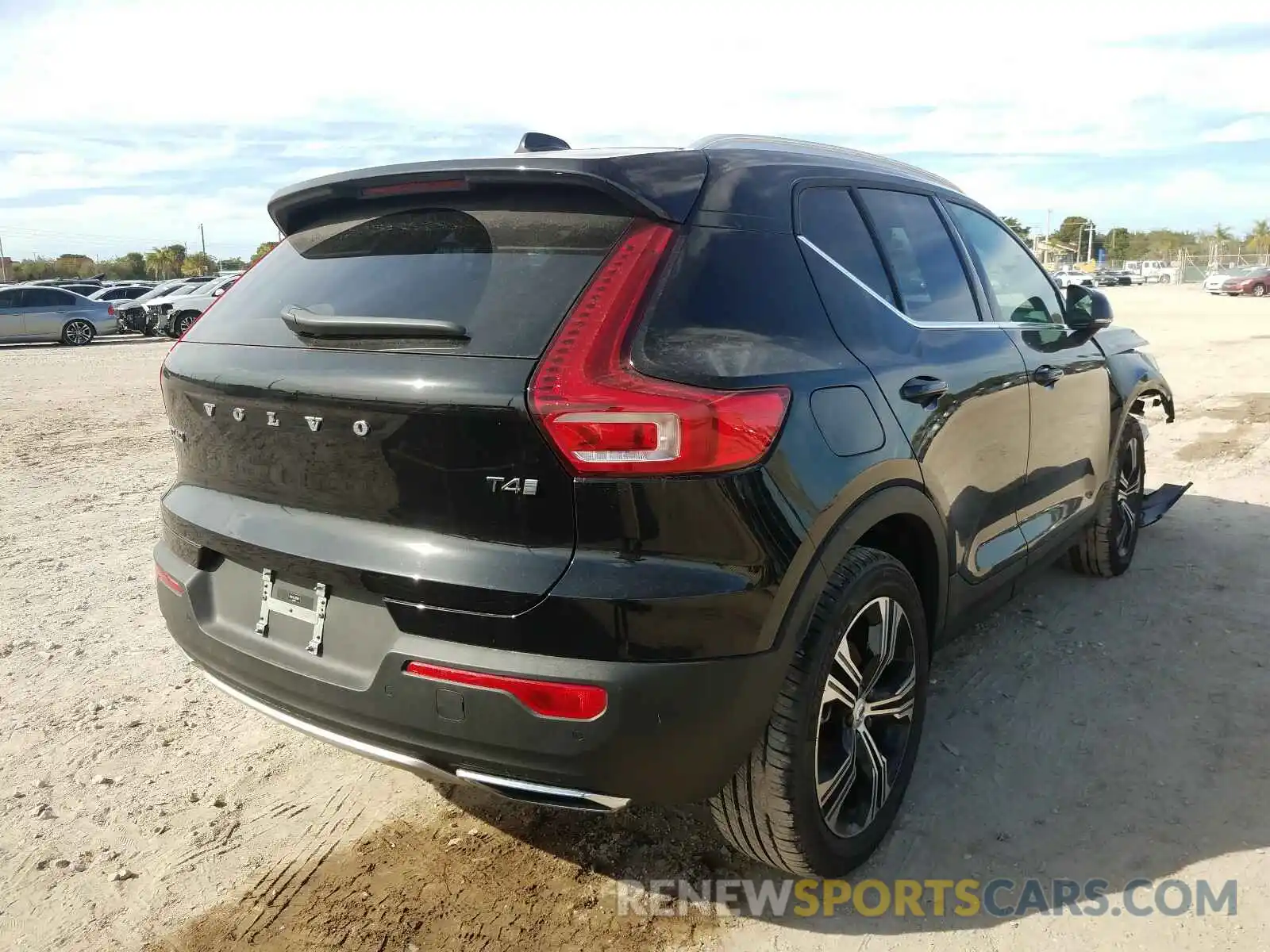 4 Photograph of a damaged car YV4AC2HL3L2331442 VOLVO XC40 2020