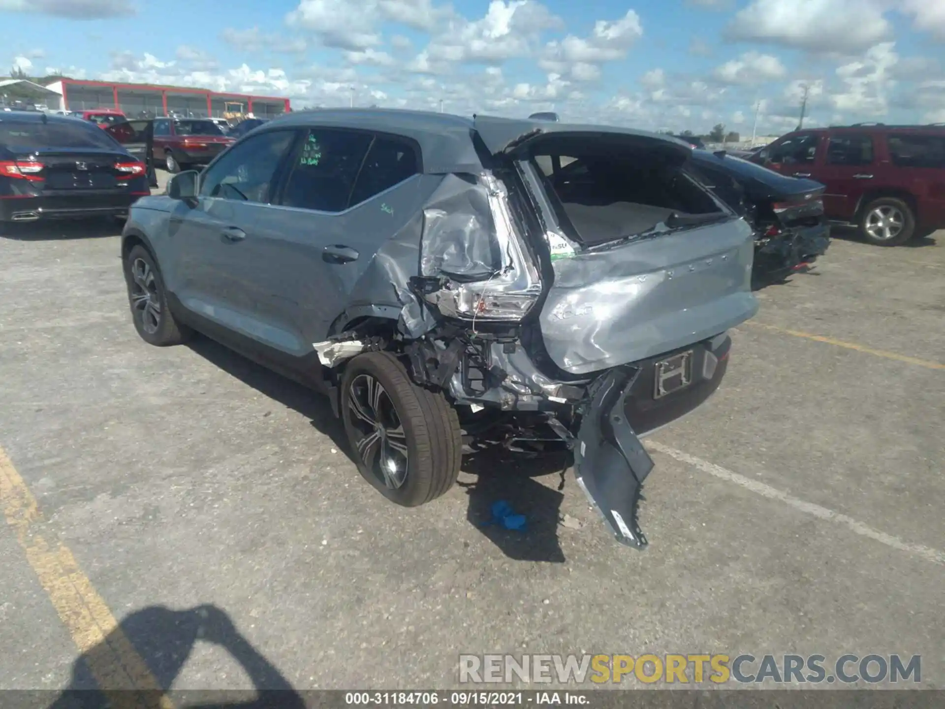 3 Photograph of a damaged car YV4AC2HL5L2330826 VOLVO XC40 2020