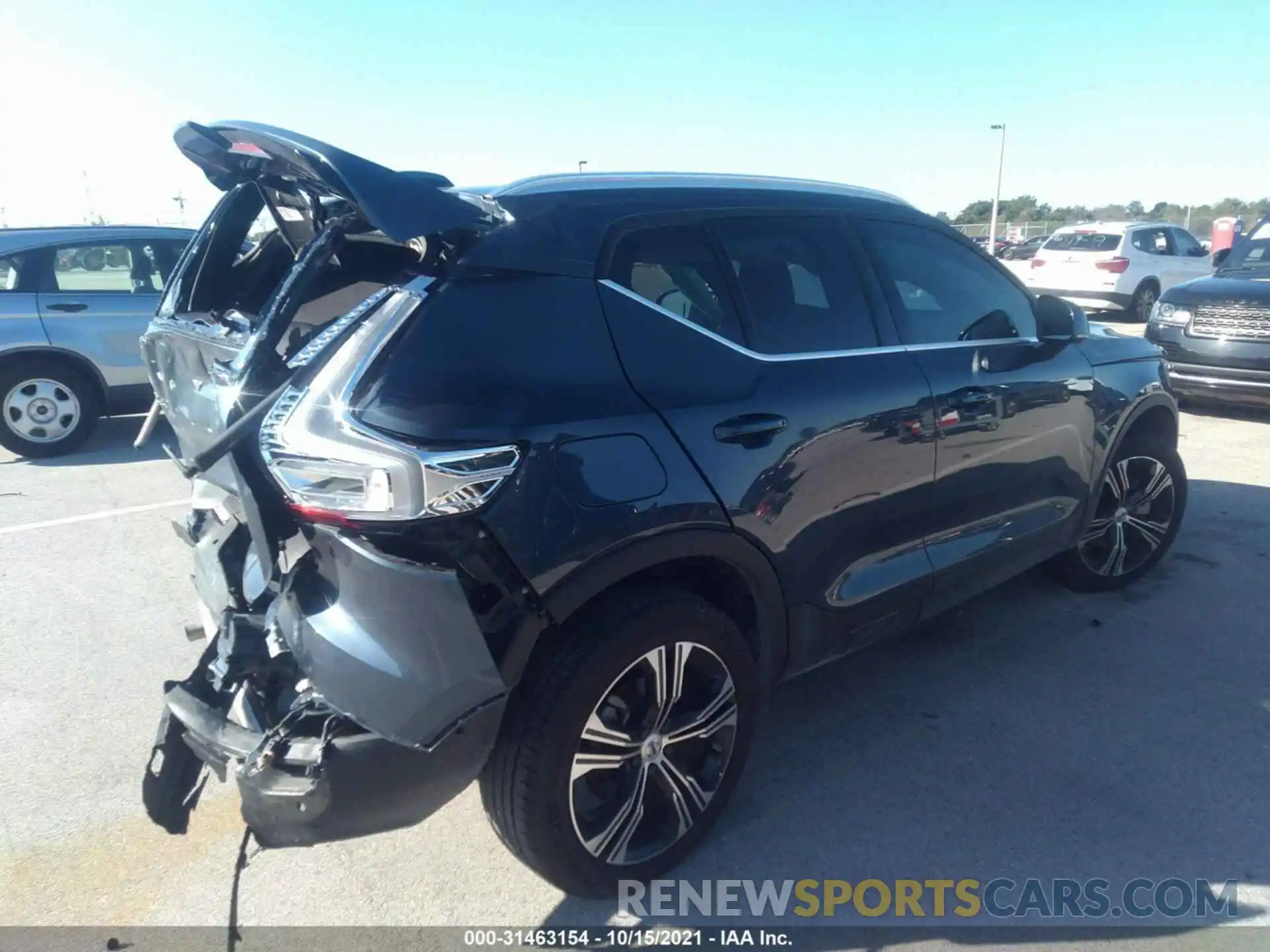 4 Photograph of a damaged car YV4AC2HL7L2305216 VOLVO XC40 2020