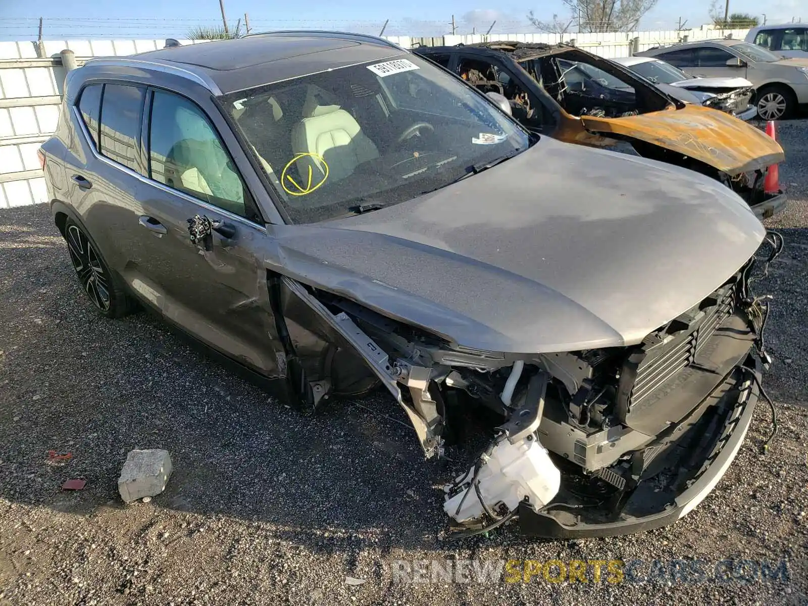 1 Photograph of a damaged car YV4AC2HL9L2171549 VOLVO XC40 2020