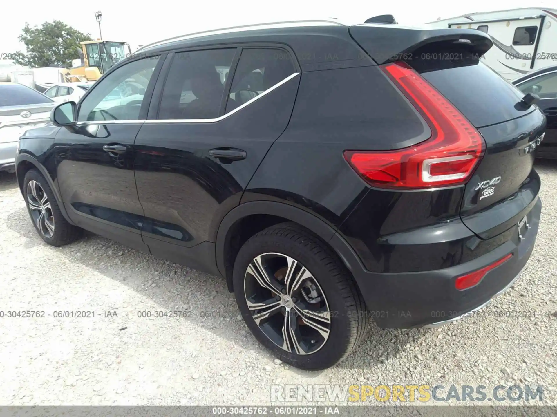 3 Photograph of a damaged car YV4AC2HLXL2326951 VOLVO XC40 2020