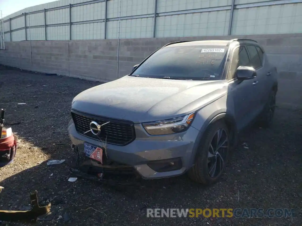 2 Photograph of a damaged car YV4AC2HM1L2338902 VOLVO XC40 2020