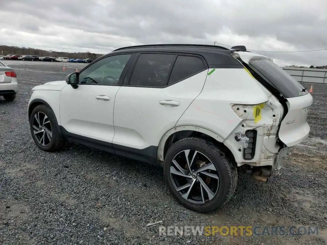 2 Photograph of a damaged car YV4AC2HM2L2323955 VOLVO XC40 2020