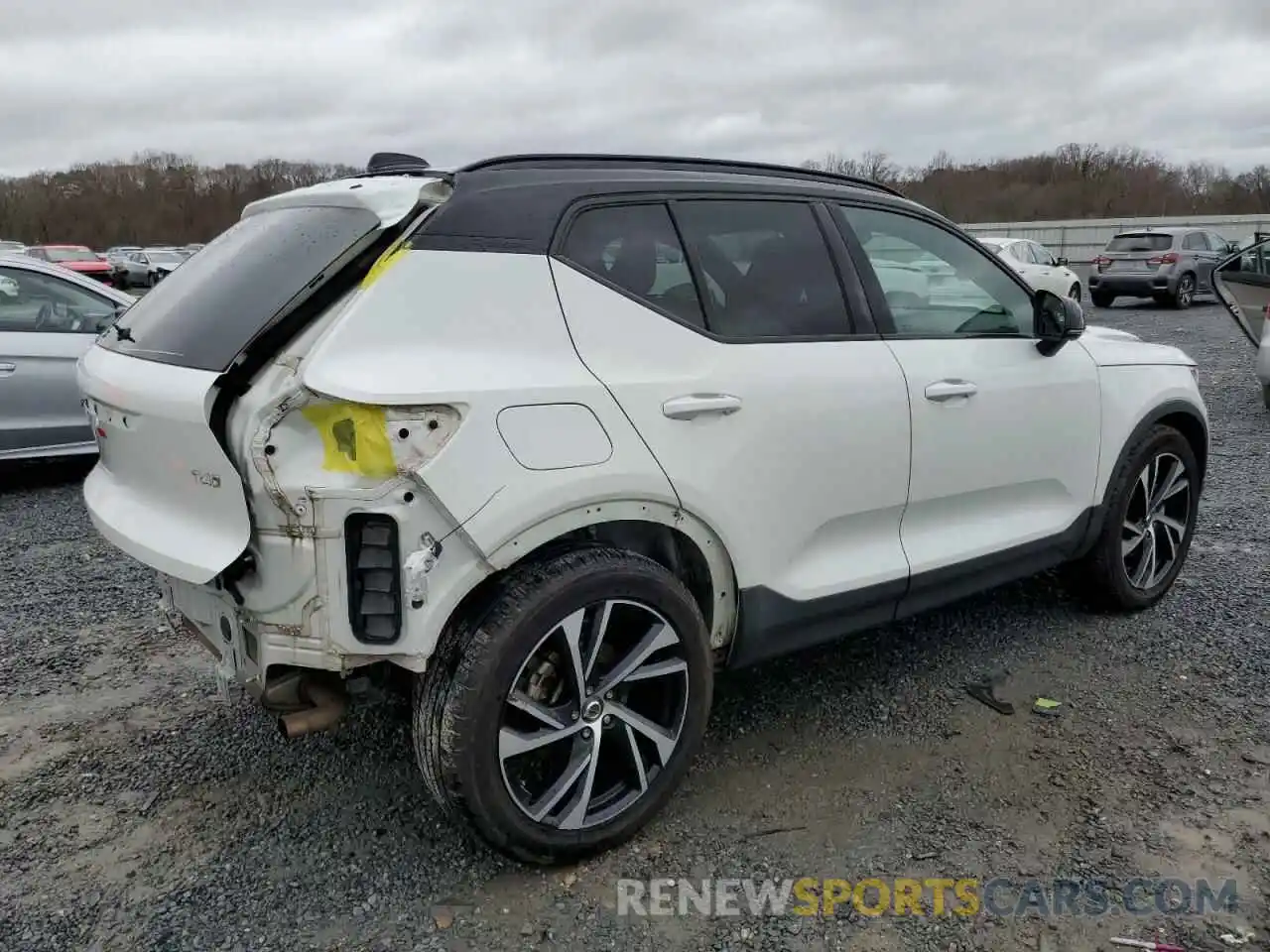 3 Photograph of a damaged car YV4AC2HM2L2323955 VOLVO XC40 2020