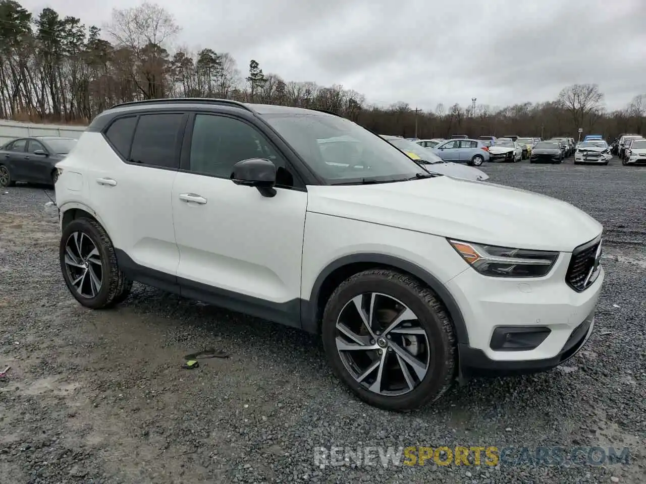 4 Photograph of a damaged car YV4AC2HM2L2323955 VOLVO XC40 2020