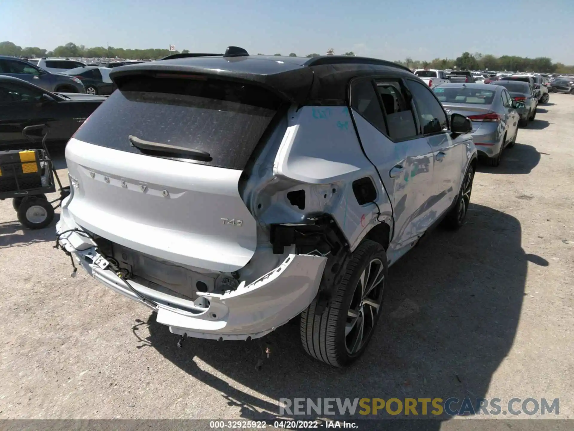 6 Photograph of a damaged car YV4AC2HM2L2345180 VOLVO XC40 2020