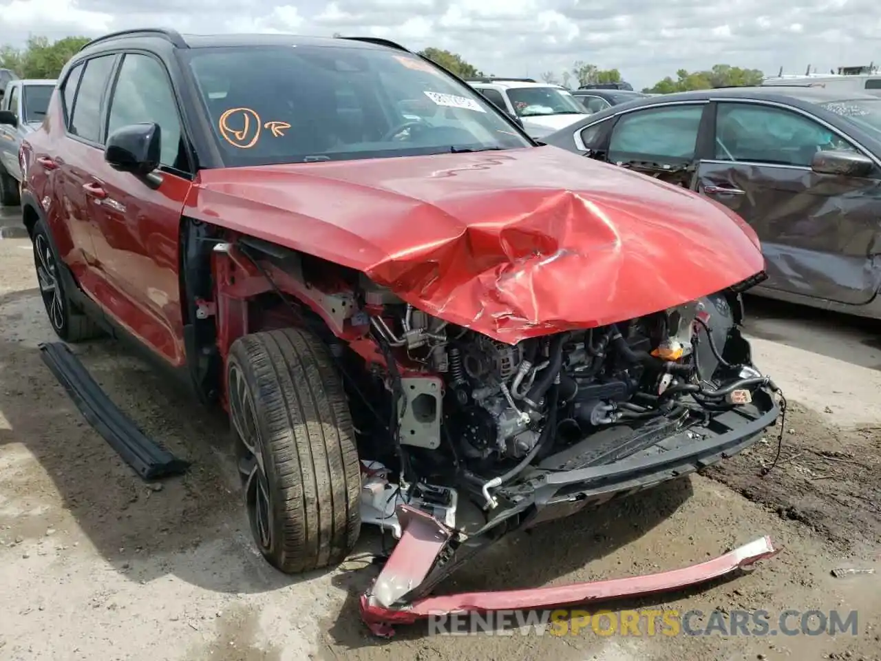 1 Photograph of a damaged car YV4AC2HM3L2244620 VOLVO XC40 2020