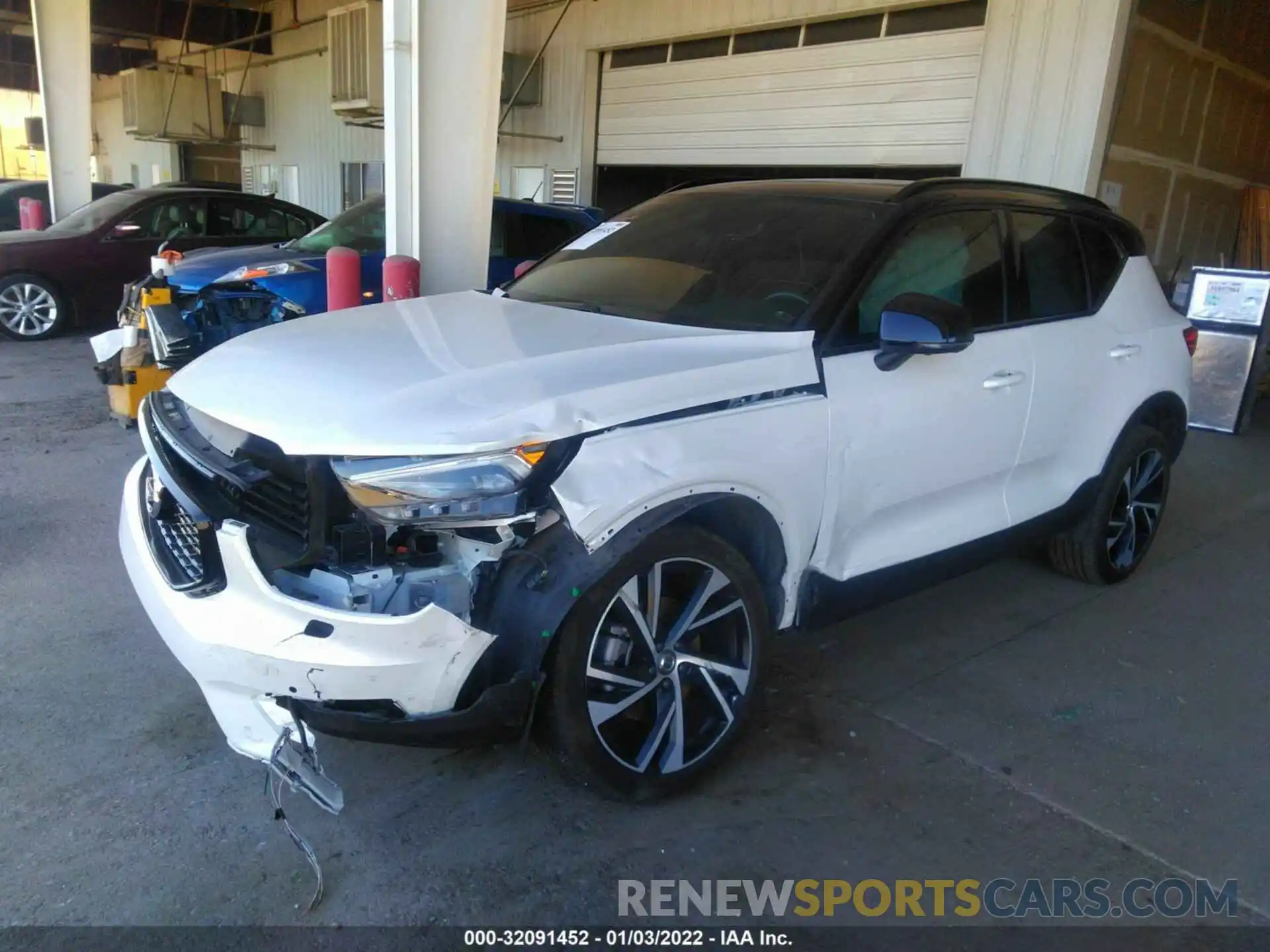 2 Photograph of a damaged car YV4AC2HM7L2315589 VOLVO XC40 2020