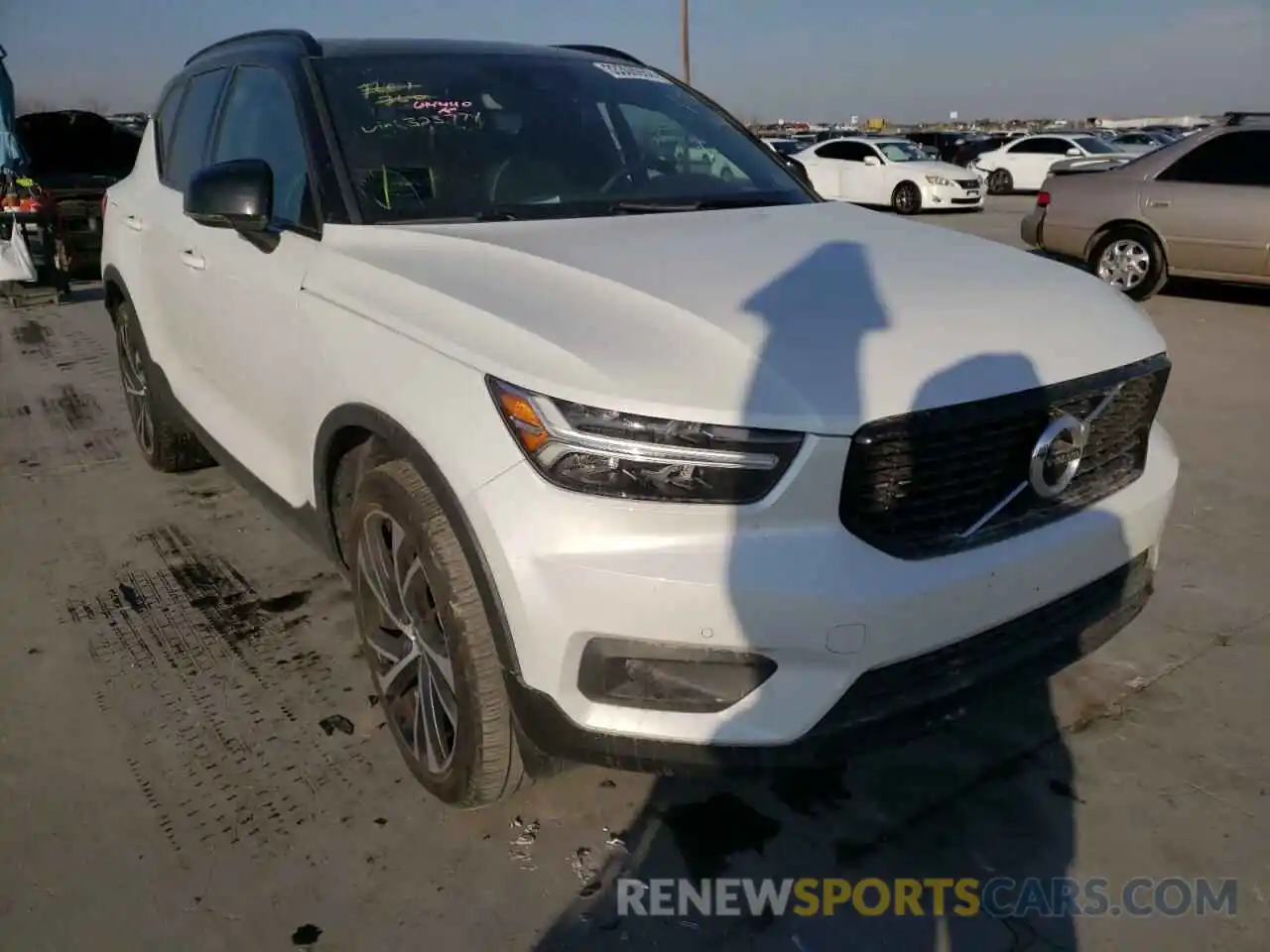 1 Photograph of a damaged car YV4AC2HM9L2323774 VOLVO XC40 2020