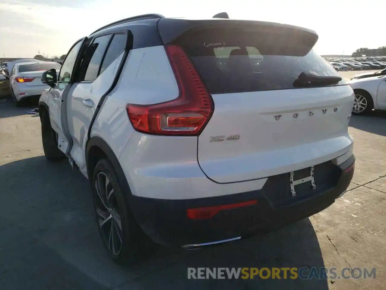 3 Photograph of a damaged car YV4AC2HM9L2323774 VOLVO XC40 2020