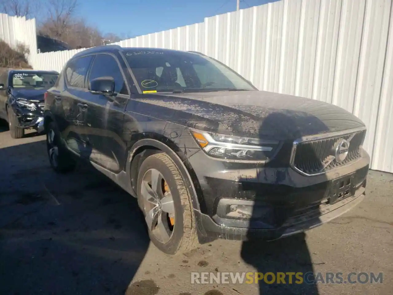 1 Photograph of a damaged car YV4162UK0M2407611 VOLVO XC40 2021