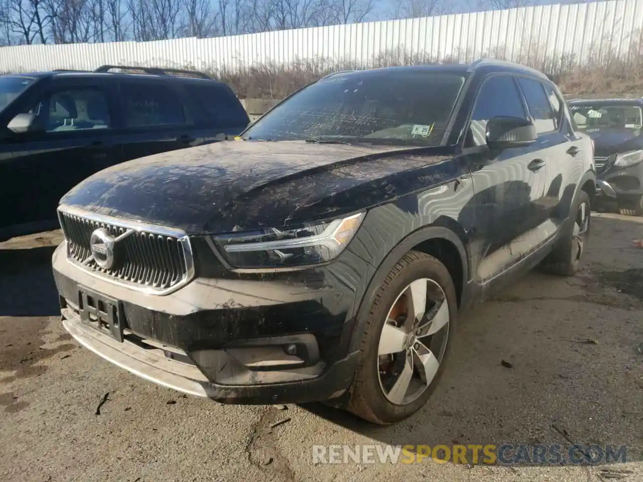 2 Photograph of a damaged car YV4162UK0M2407611 VOLVO XC40 2021