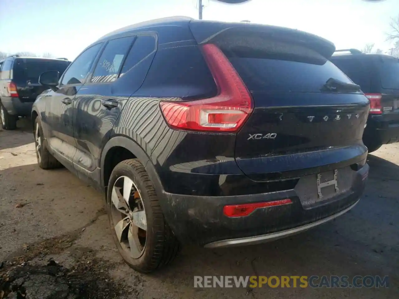 3 Photograph of a damaged car YV4162UK0M2407611 VOLVO XC40 2021