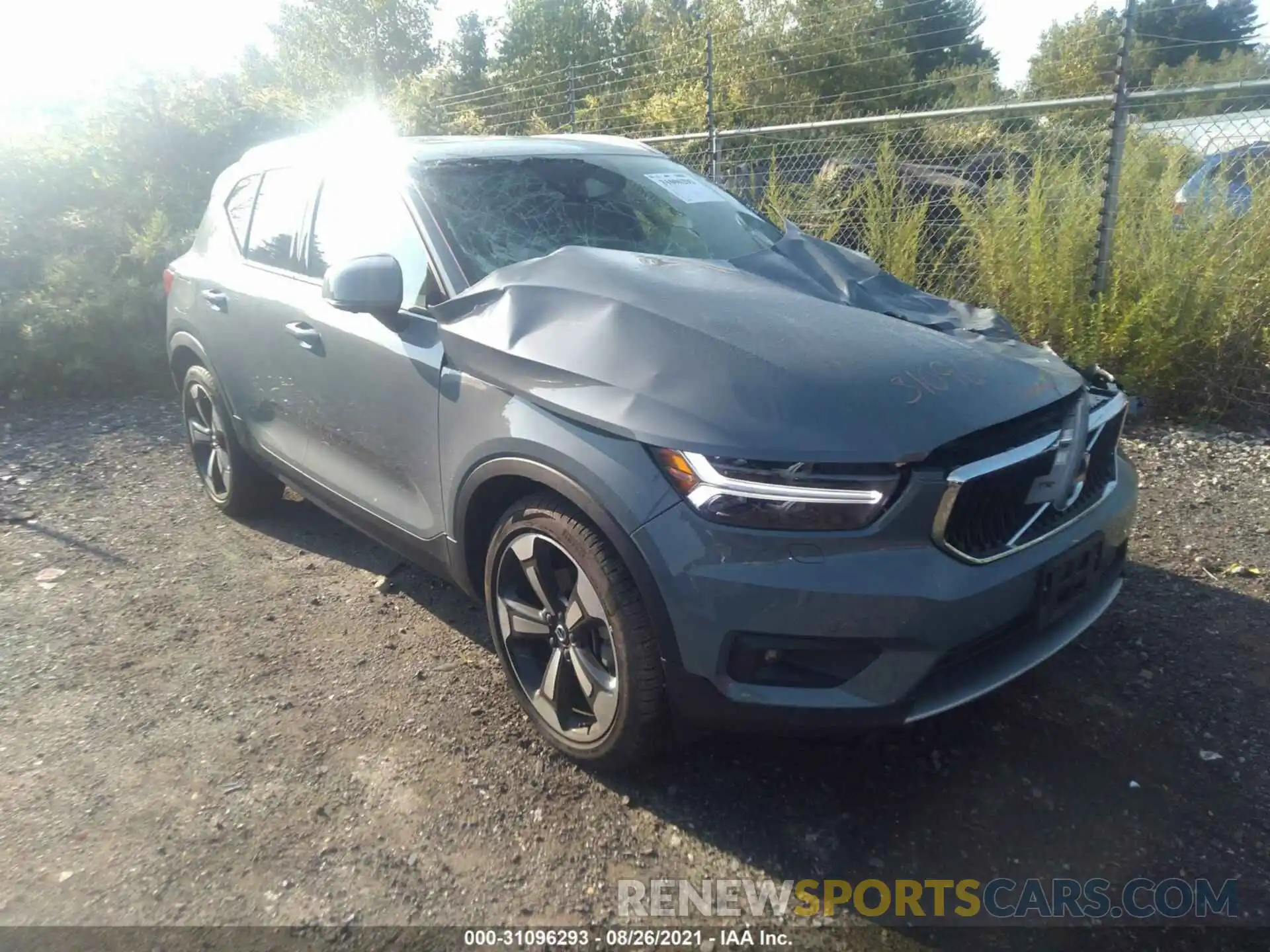 1 Photograph of a damaged car YV4162UK0M2423405 VOLVO XC40 2021