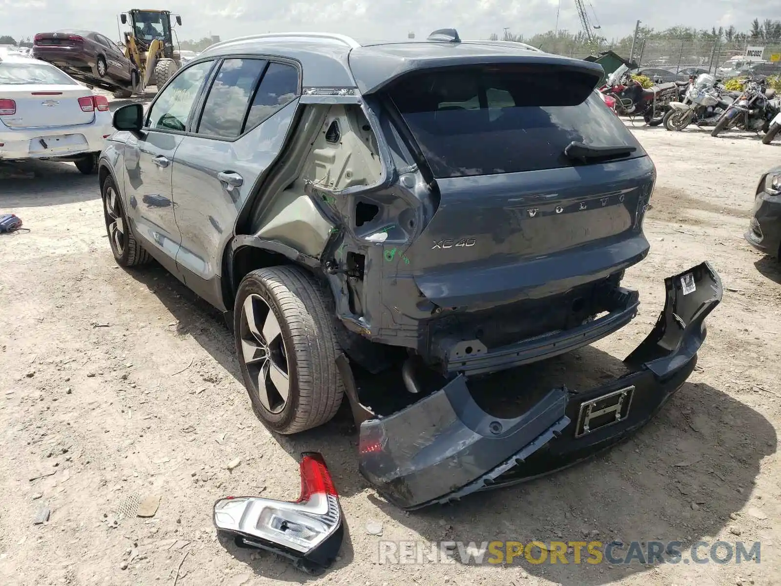 3 Фотография поврежденного автомобиля YV4162UK0M2424473 VOLVO XC40 2021