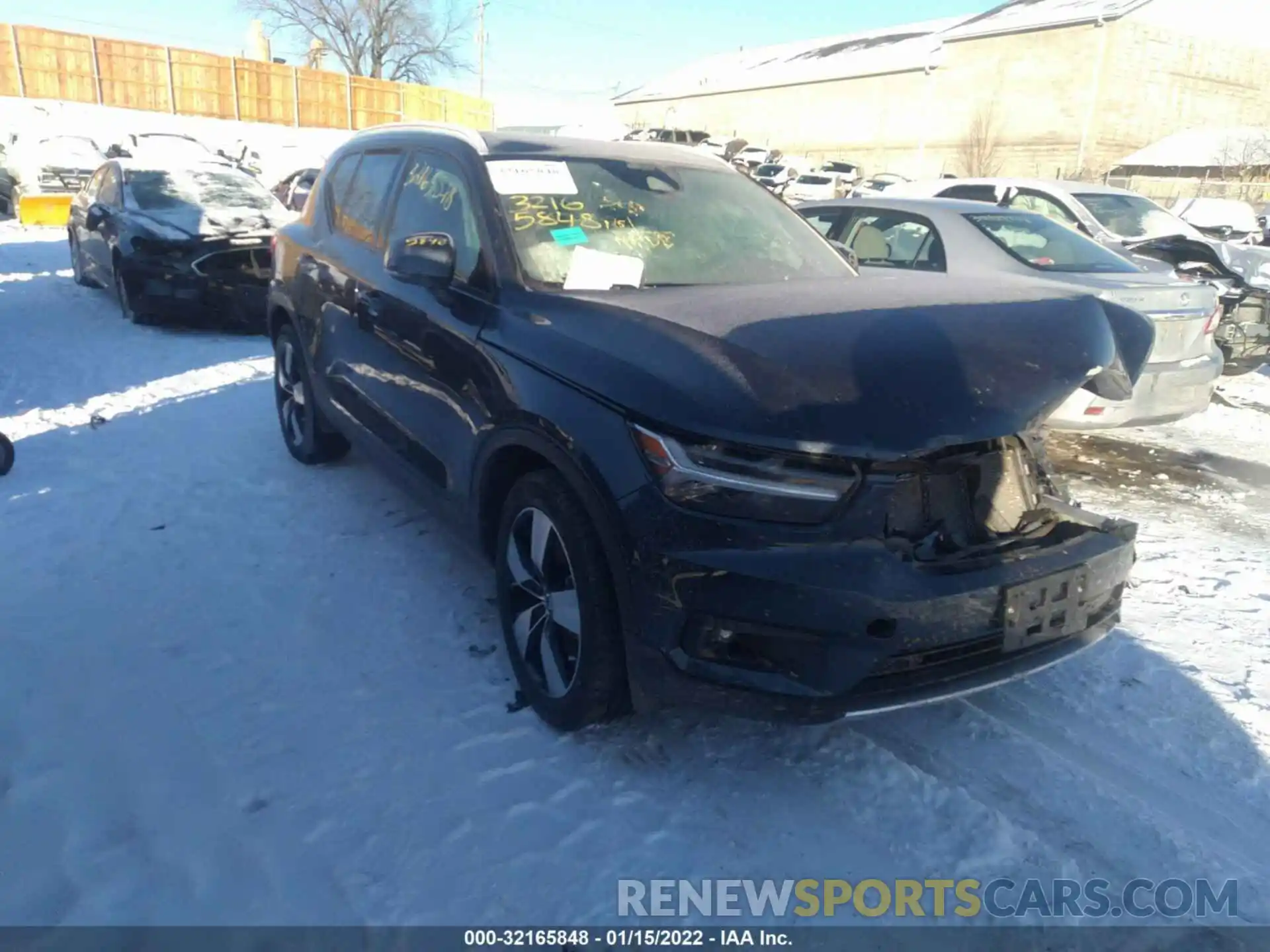 1 Photograph of a damaged car YV4162UK0M2424831 VOLVO XC40 2021