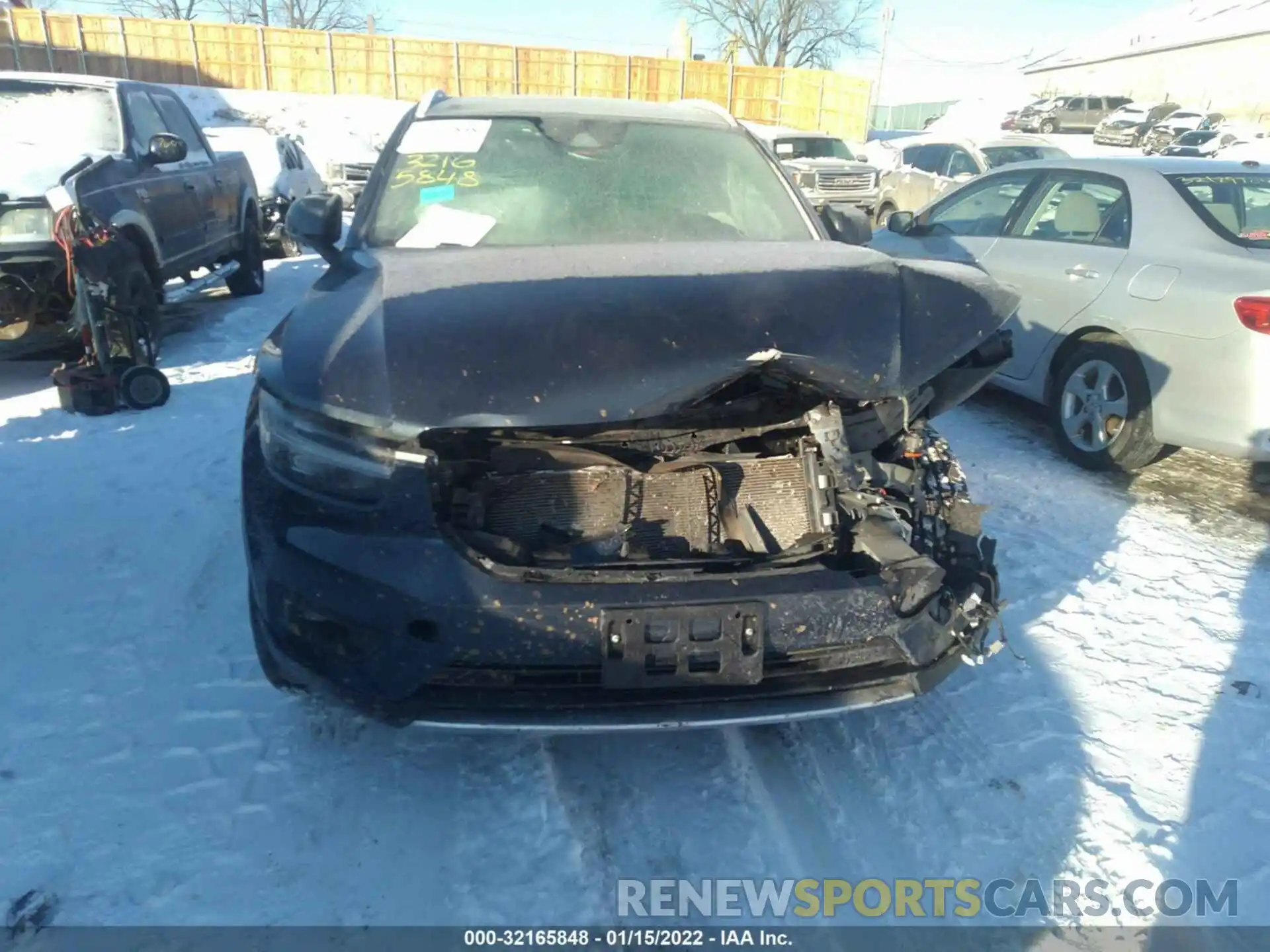 6 Photograph of a damaged car YV4162UK0M2424831 VOLVO XC40 2021