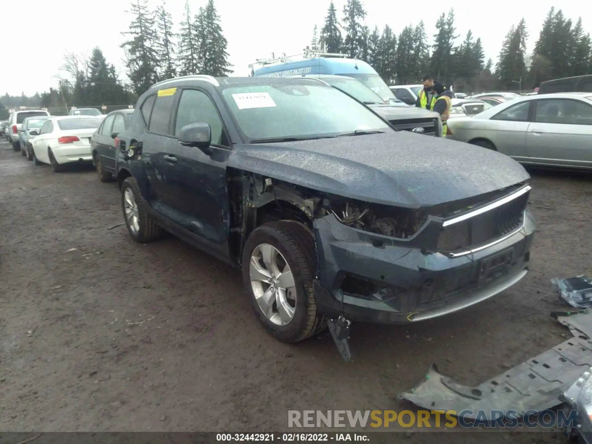 1 Photograph of a damaged car YV4162UK0M2462964 VOLVO XC40 2021