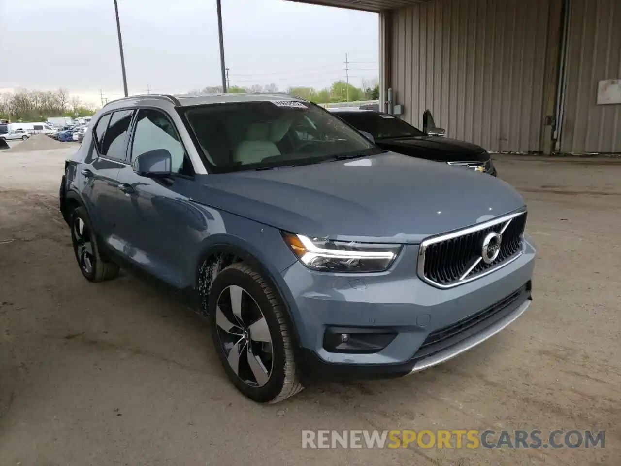 1 Photograph of a damaged car YV4162UK1M2537820 VOLVO XC40 2021