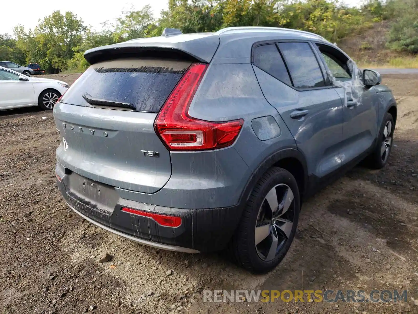 4 Photograph of a damaged car YV4162UK2M2462139 VOLVO XC40 2021