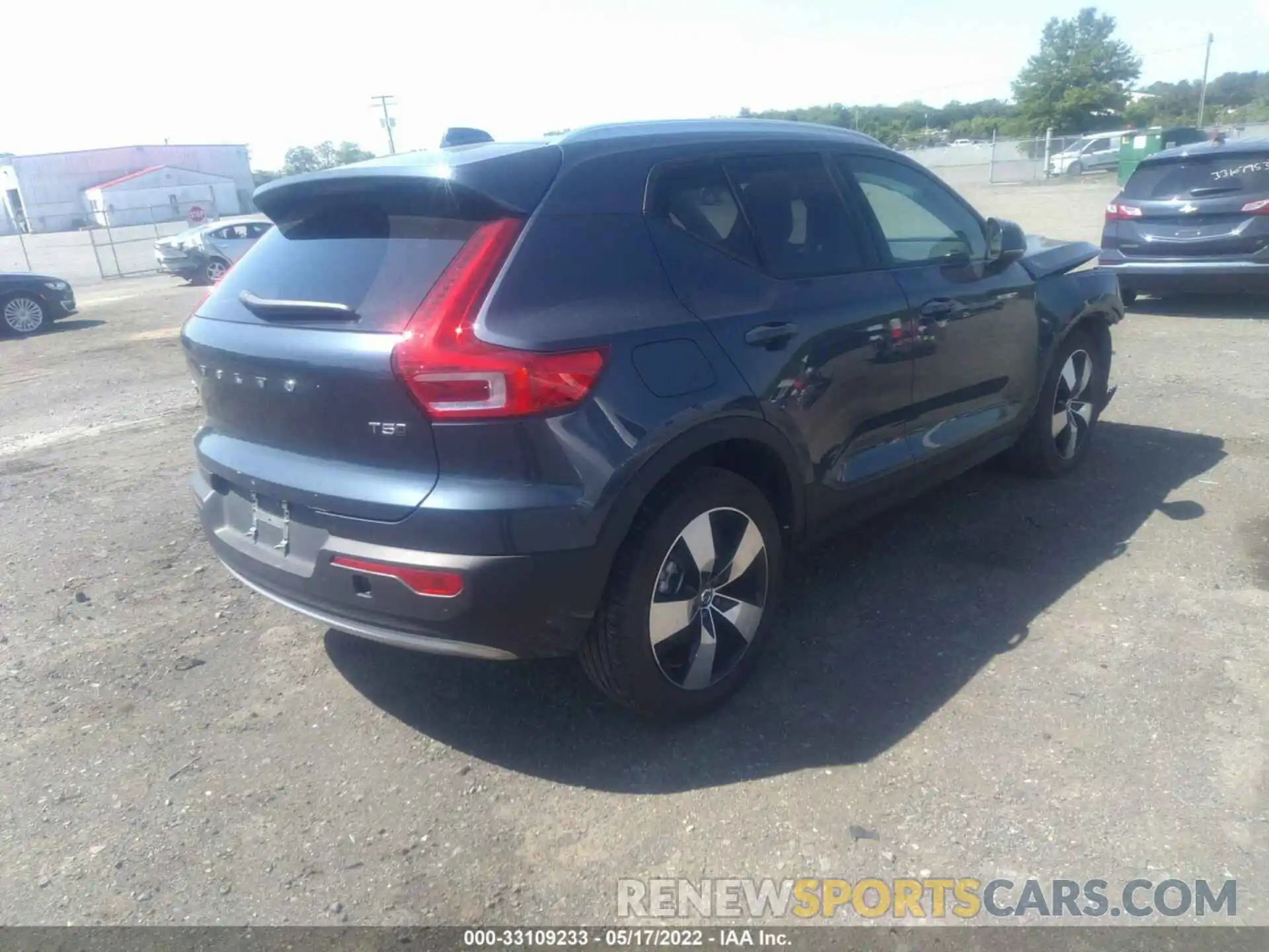 4 Photograph of a damaged car YV4162UK2M2537910 VOLVO XC40 2021