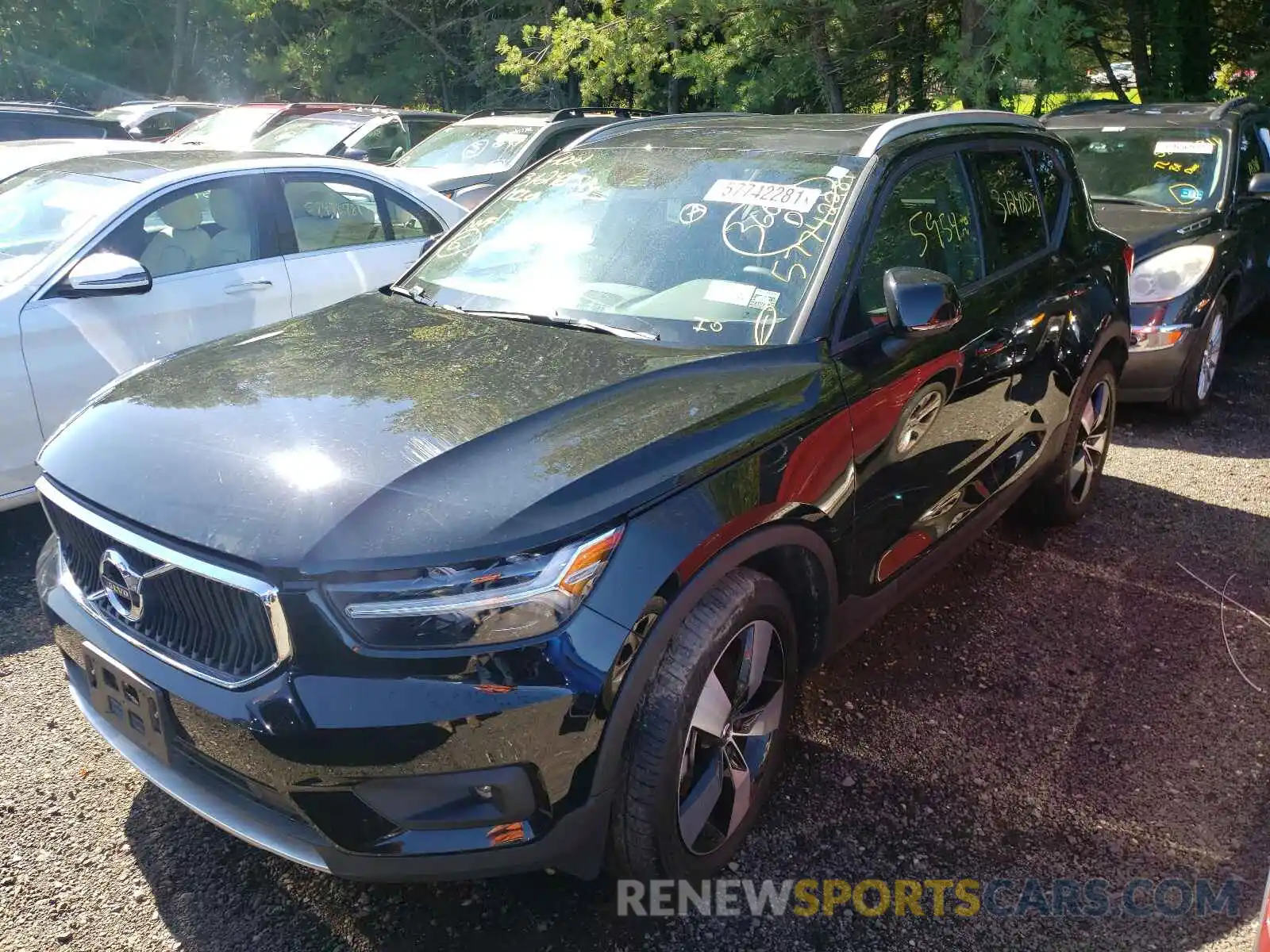 2 Photograph of a damaged car YV4162UK3M2432678 VOLVO XC40 2021