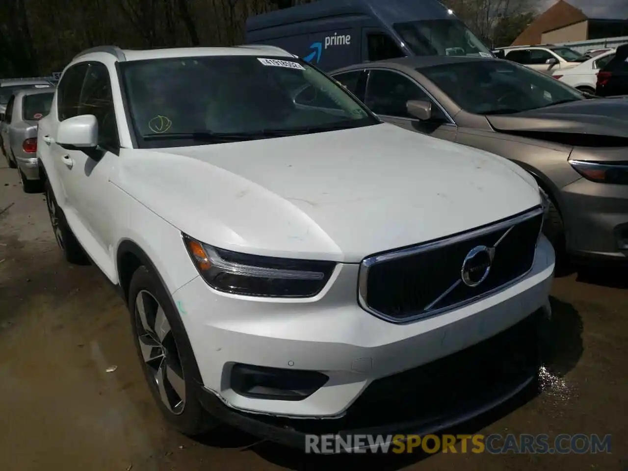 1 Photograph of a damaged car YV4162UK3M2482531 VOLVO XC40 2021