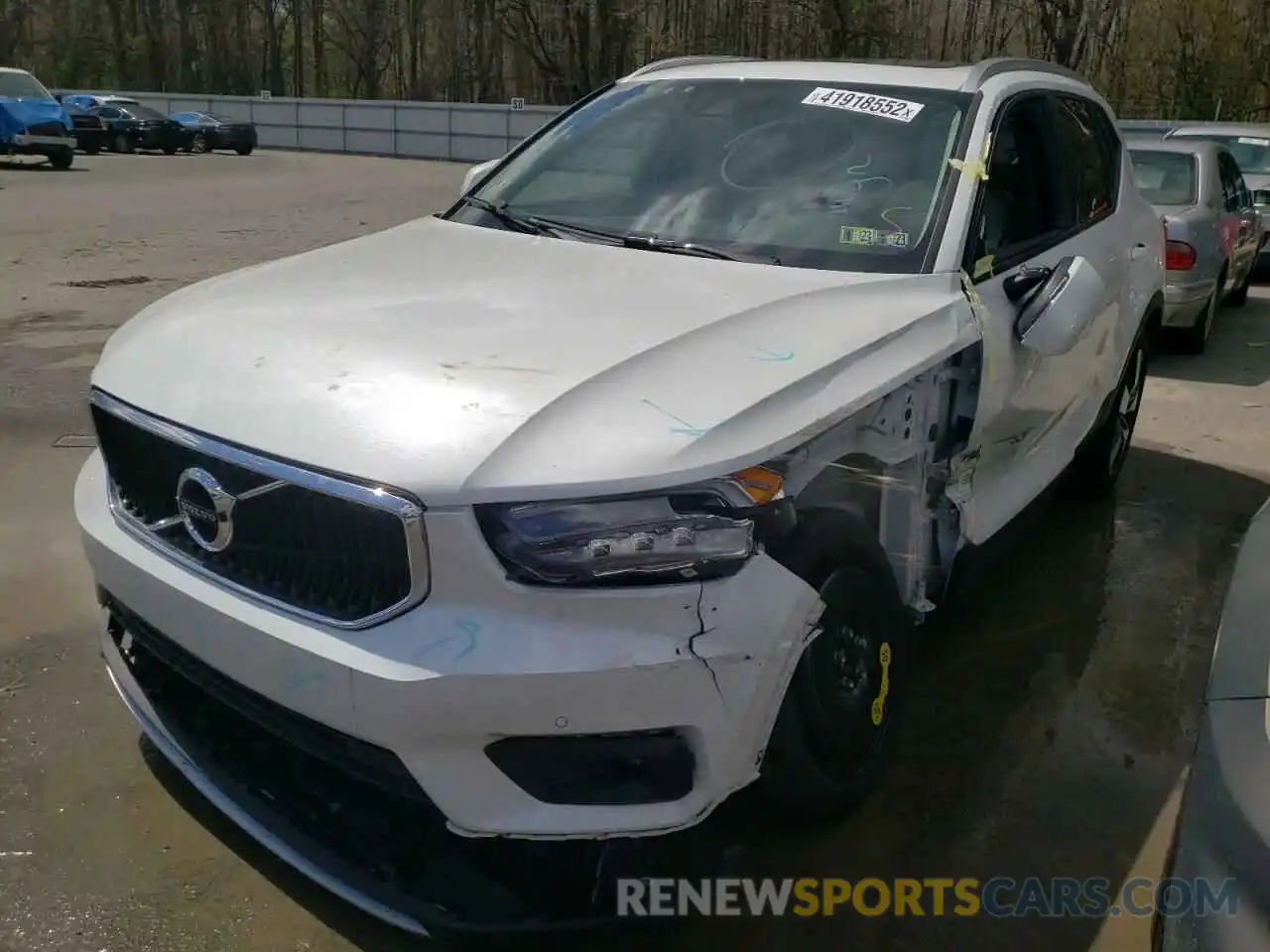 2 Photograph of a damaged car YV4162UK3M2482531 VOLVO XC40 2021