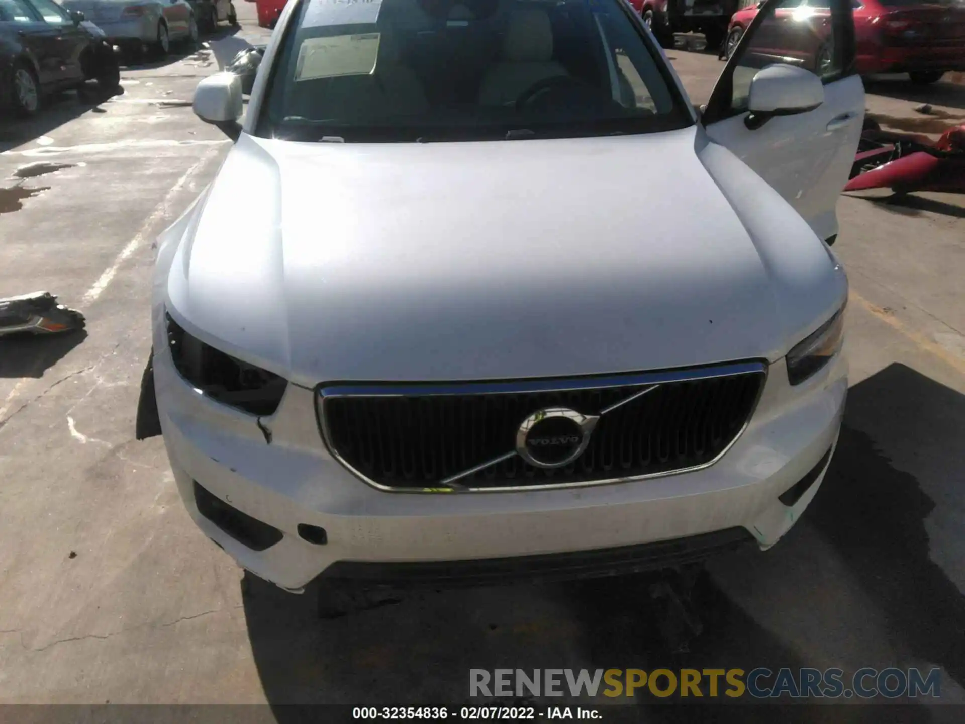 10 Photograph of a damaged car YV4162UK3M2490449 VOLVO XC40 2021