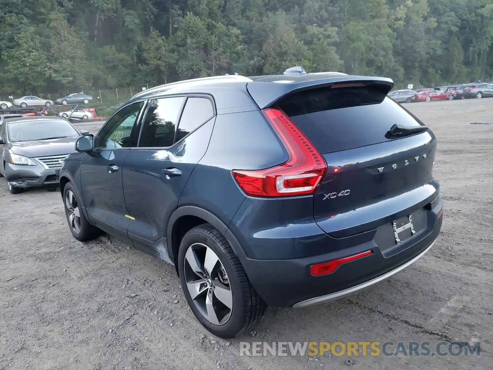 3 Photograph of a damaged car YV4162UK3M2490855 VOLVO XC40 2021