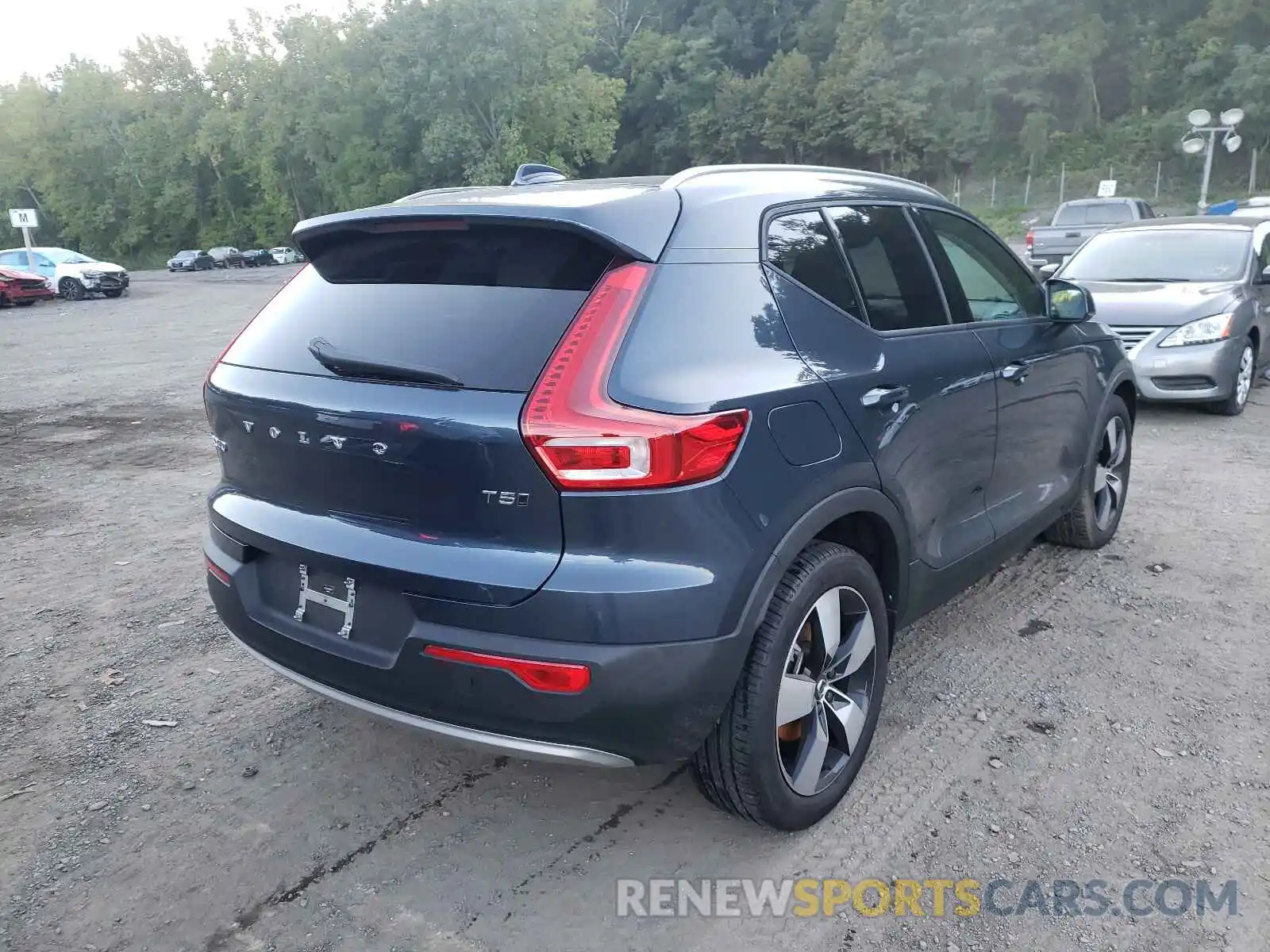 4 Photograph of a damaged car YV4162UK3M2490855 VOLVO XC40 2021