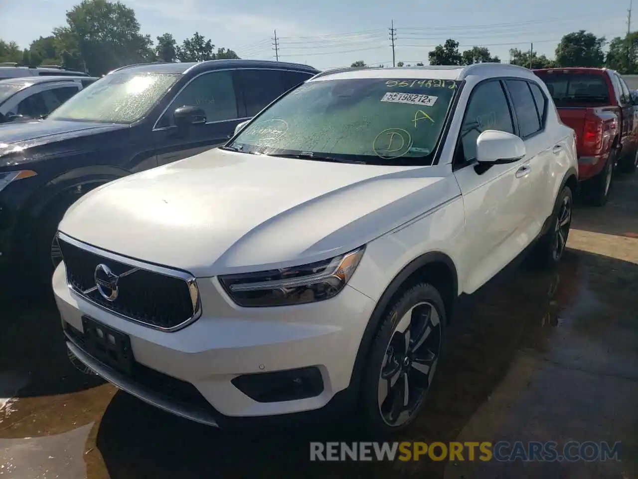 2 Photograph of a damaged car YV4162UK3M2515740 VOLVO XC40 2021