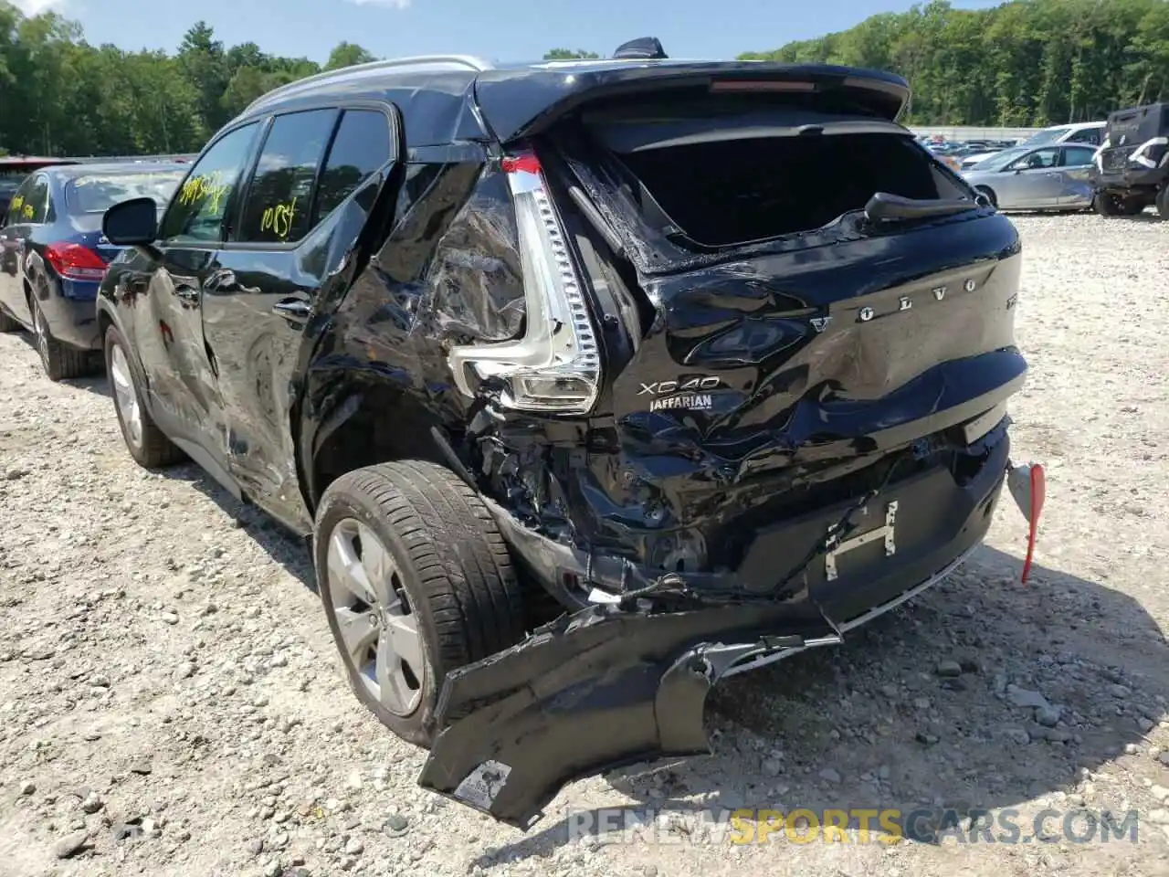 3 Photograph of a damaged car YV4162UK4M2459078 VOLVO XC40 2021