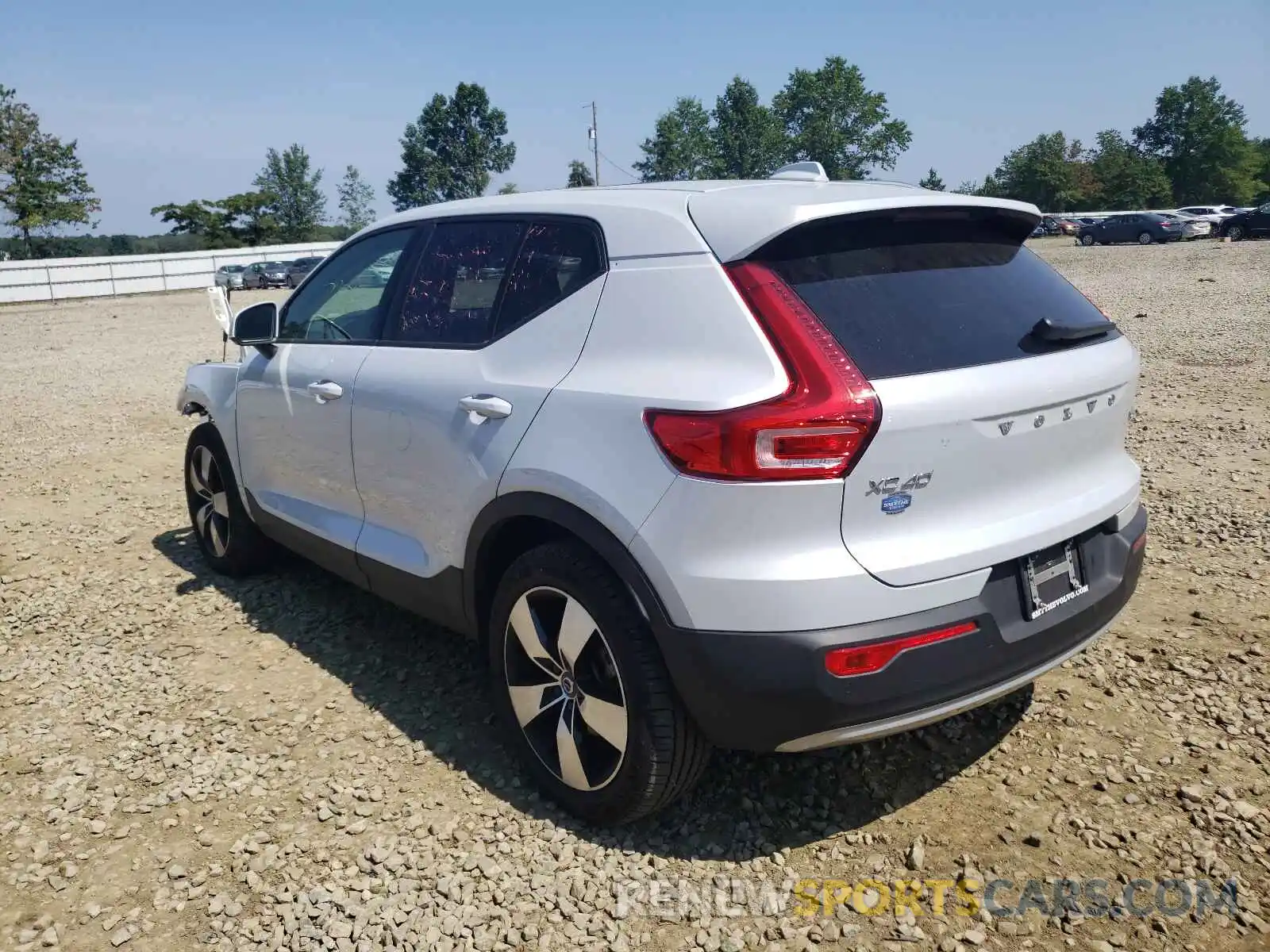 3 Photograph of a damaged car YV4162UK4M2479721 VOLVO XC40 2021