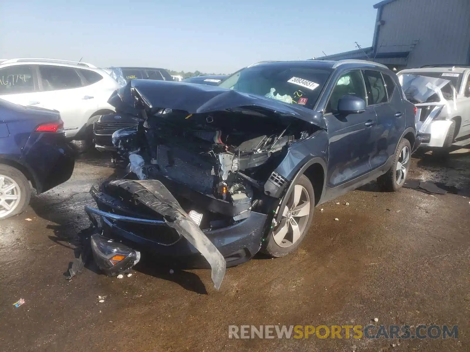 2 Photograph of a damaged car YV4162UK4M2539299 VOLVO XC40 2021