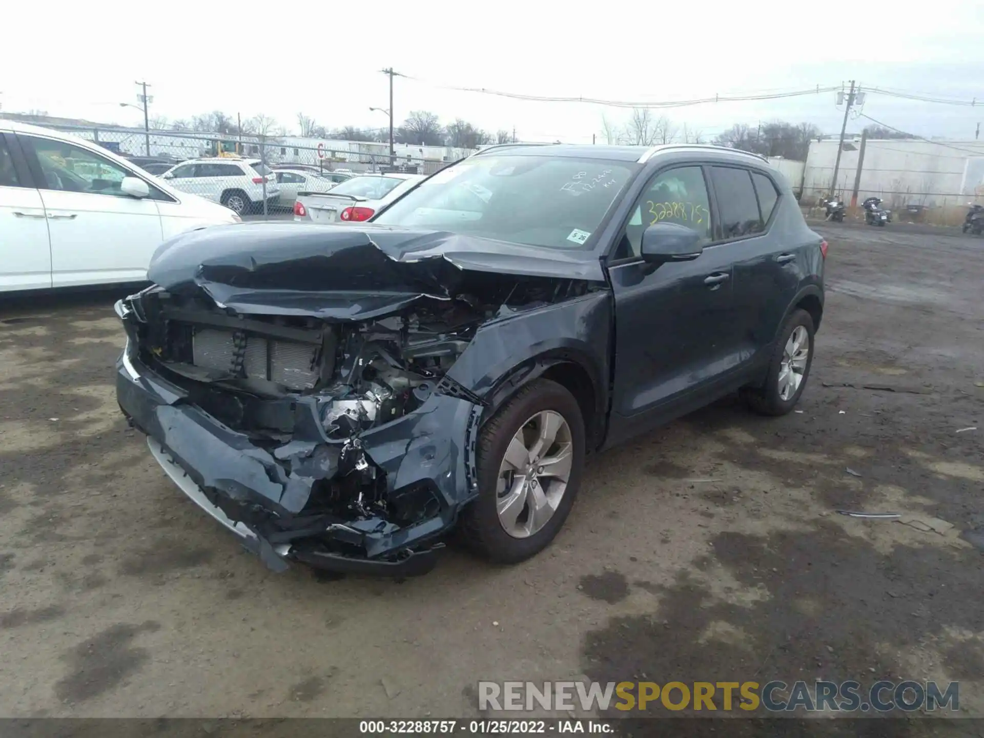 2 Photograph of a damaged car YV4162UK5M2561957 VOLVO XC40 2021