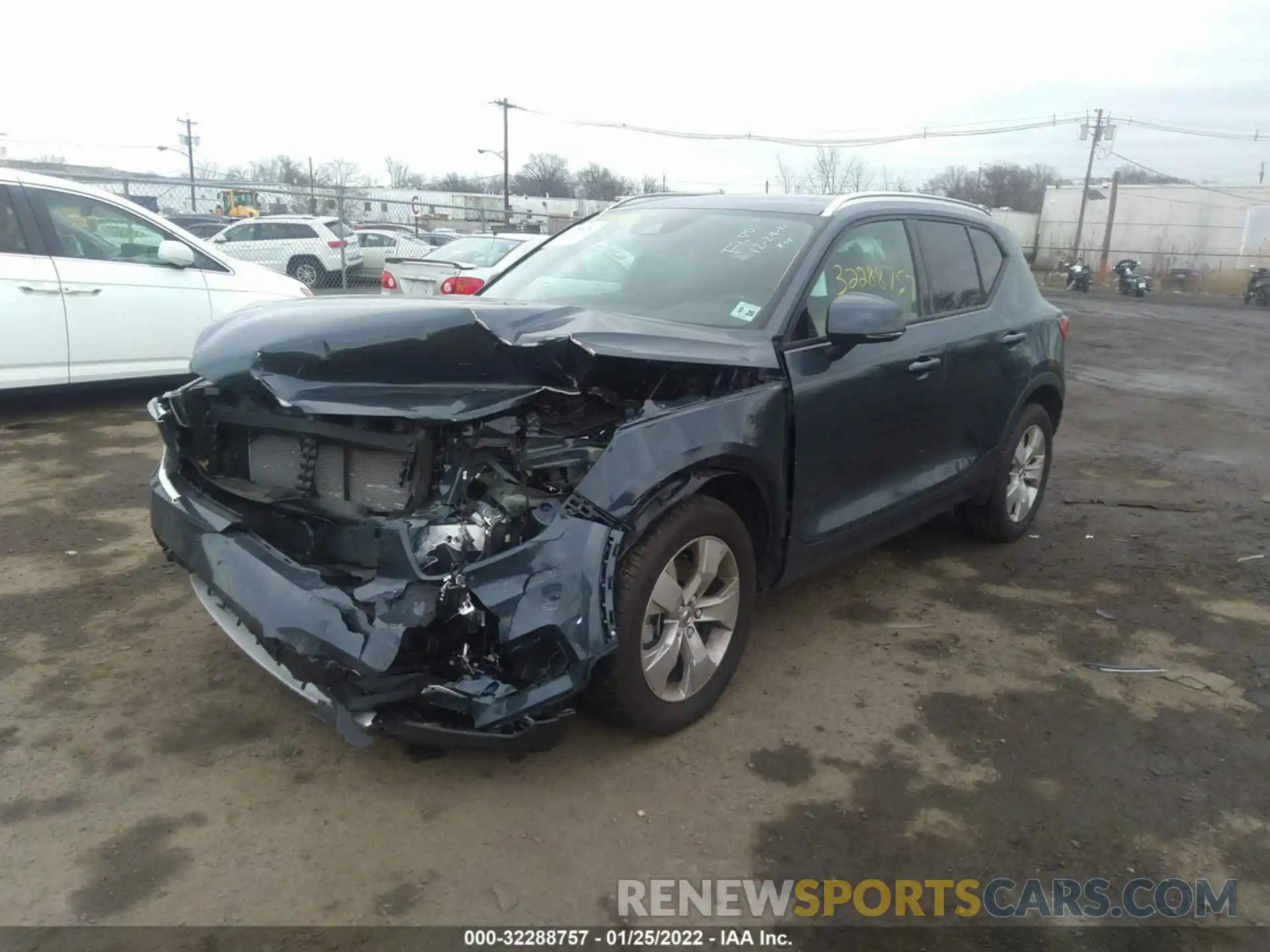 6 Photograph of a damaged car YV4162UK5M2561957 VOLVO XC40 2021