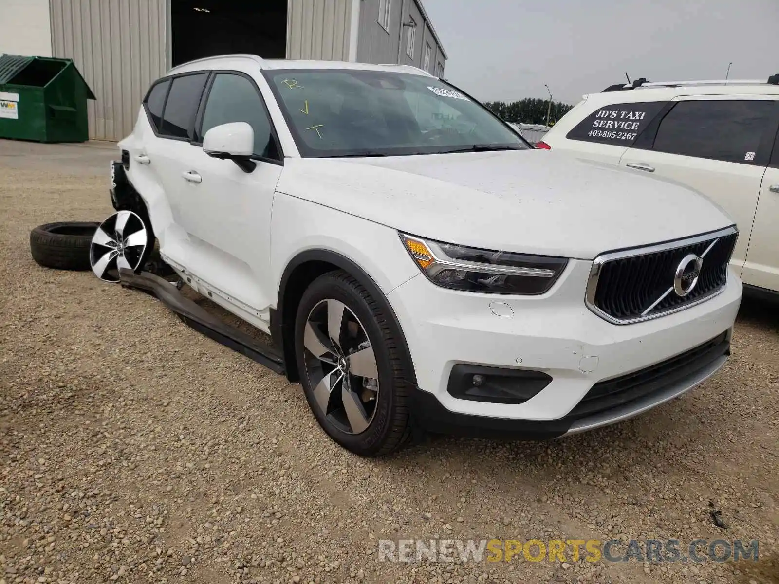 1 Photograph of a damaged car YV4162UK6M2408746 VOLVO XC40 2021