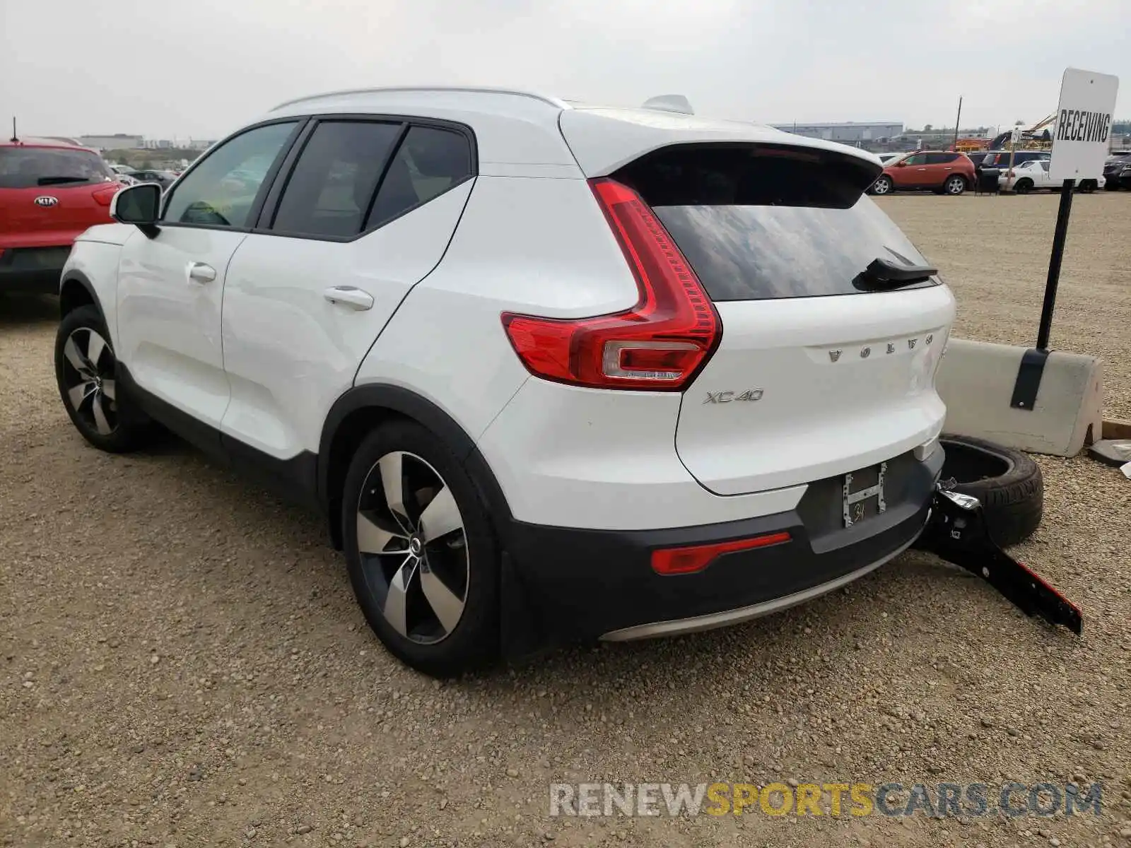 3 Photograph of a damaged car YV4162UK6M2408746 VOLVO XC40 2021