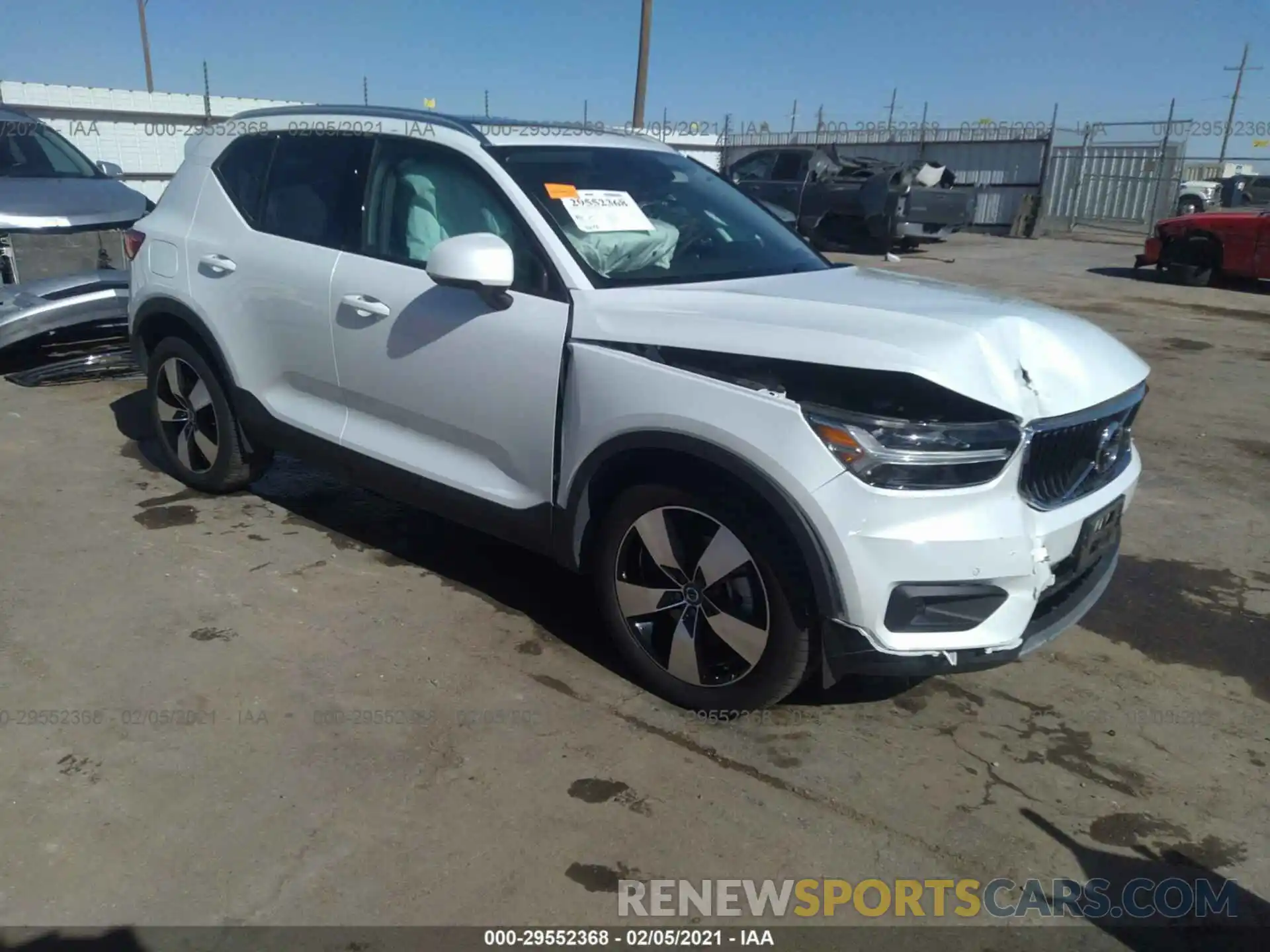 1 Photograph of a damaged car YV4162UK6M2452276 VOLVO XC40 2021