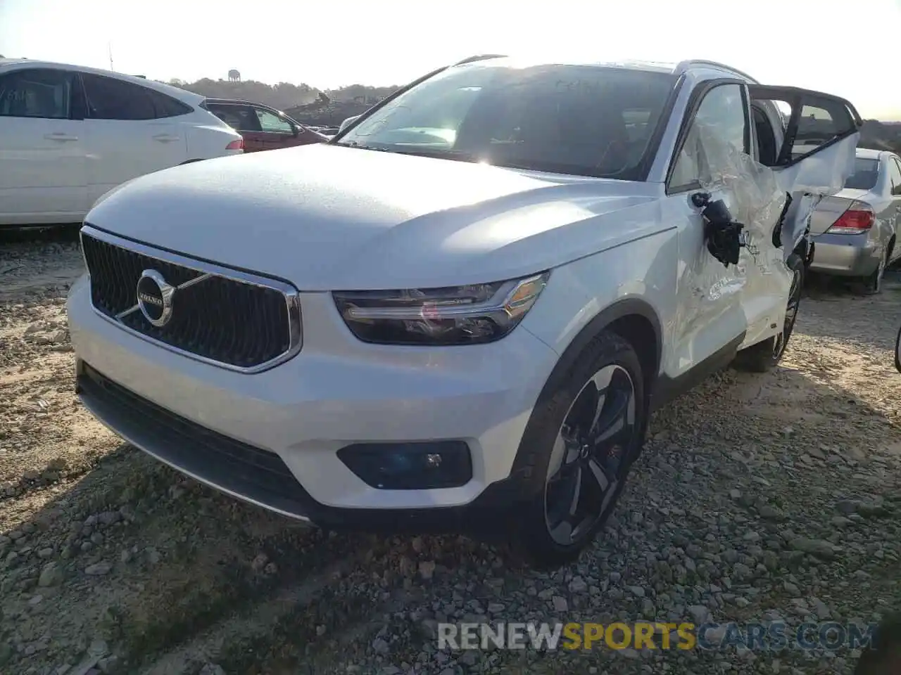 2 Photograph of a damaged car YV4162UK6M2589332 VOLVO XC40 2021