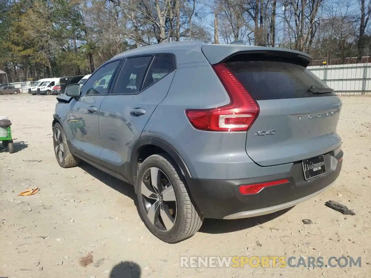 3 Photograph of a damaged car YV4162UK7M2416368 VOLVO XC40 2021